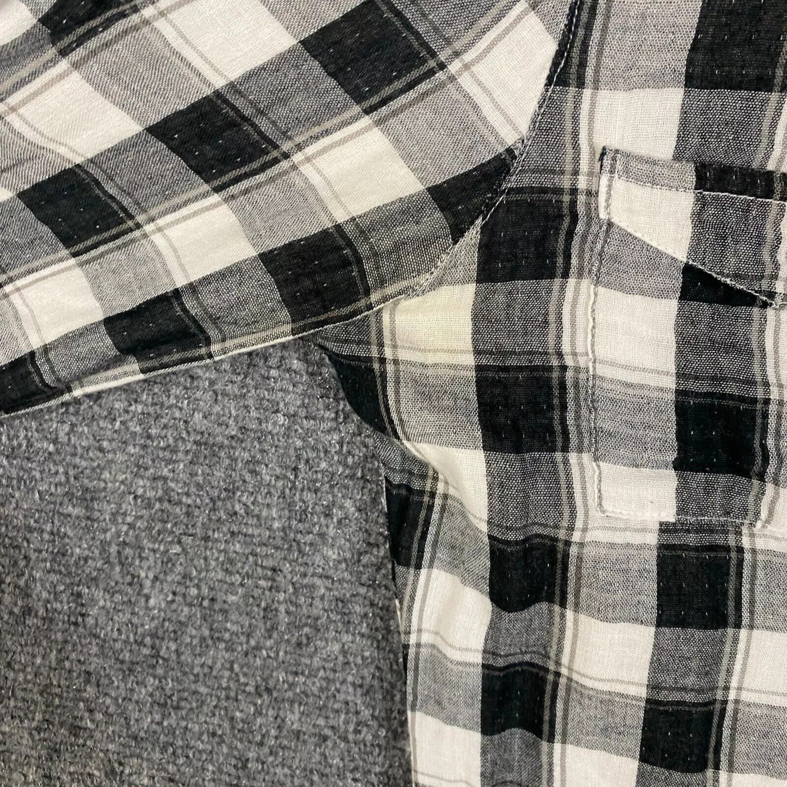 Volcom Volcom Button Up Top Women's Small Long Sleeve Checkers Size S / US 4 / IT 40 - 4 Thumbnail