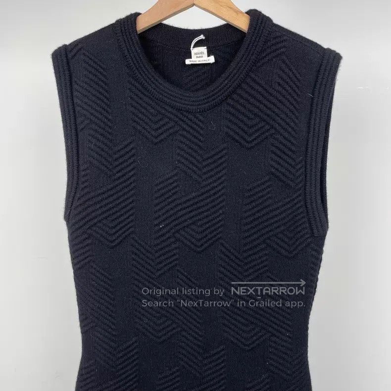 Hermes Hermes Black Letter Embroidered Wool Round Neck Sleeveless Size XS / US 0-2 / IT 36-38 - 3 Thumbnail