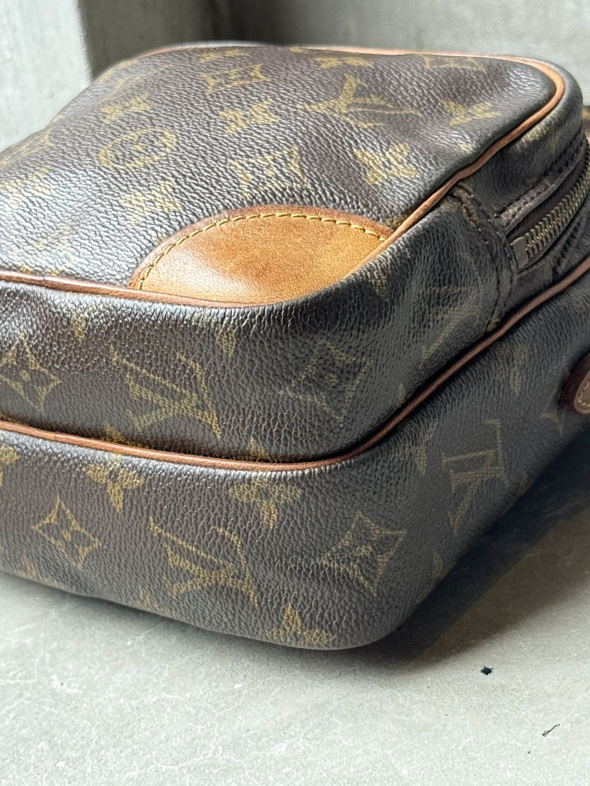 Louis Vuitton Louis Vuitton Amazon Canvas Shoulder Bag Size ONE SIZE - 9 Thumbnail