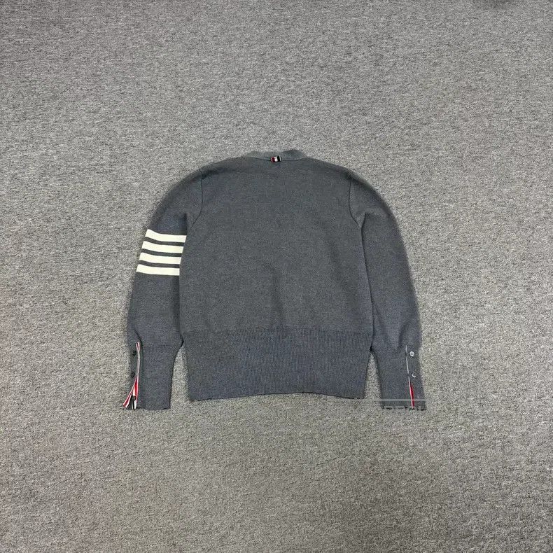 Thom Browne Thom Browne Grey four-striped V-neck knit cardigan Size US L / EU 52-54 / 3 - 2 Thumbnail