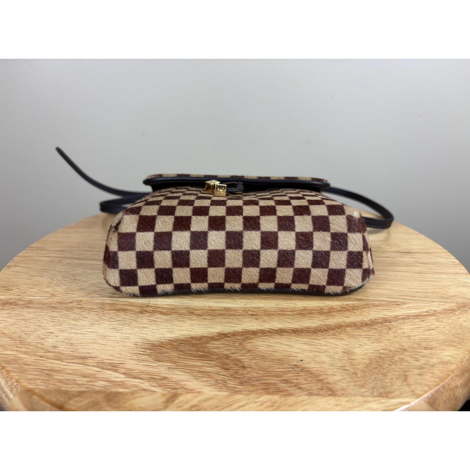 Louis Vuitton Authentic Louis Vuitton Gazelle Sauvage Pony Hair Crossbody Size ONE SIZE - 5 Thumbnail
