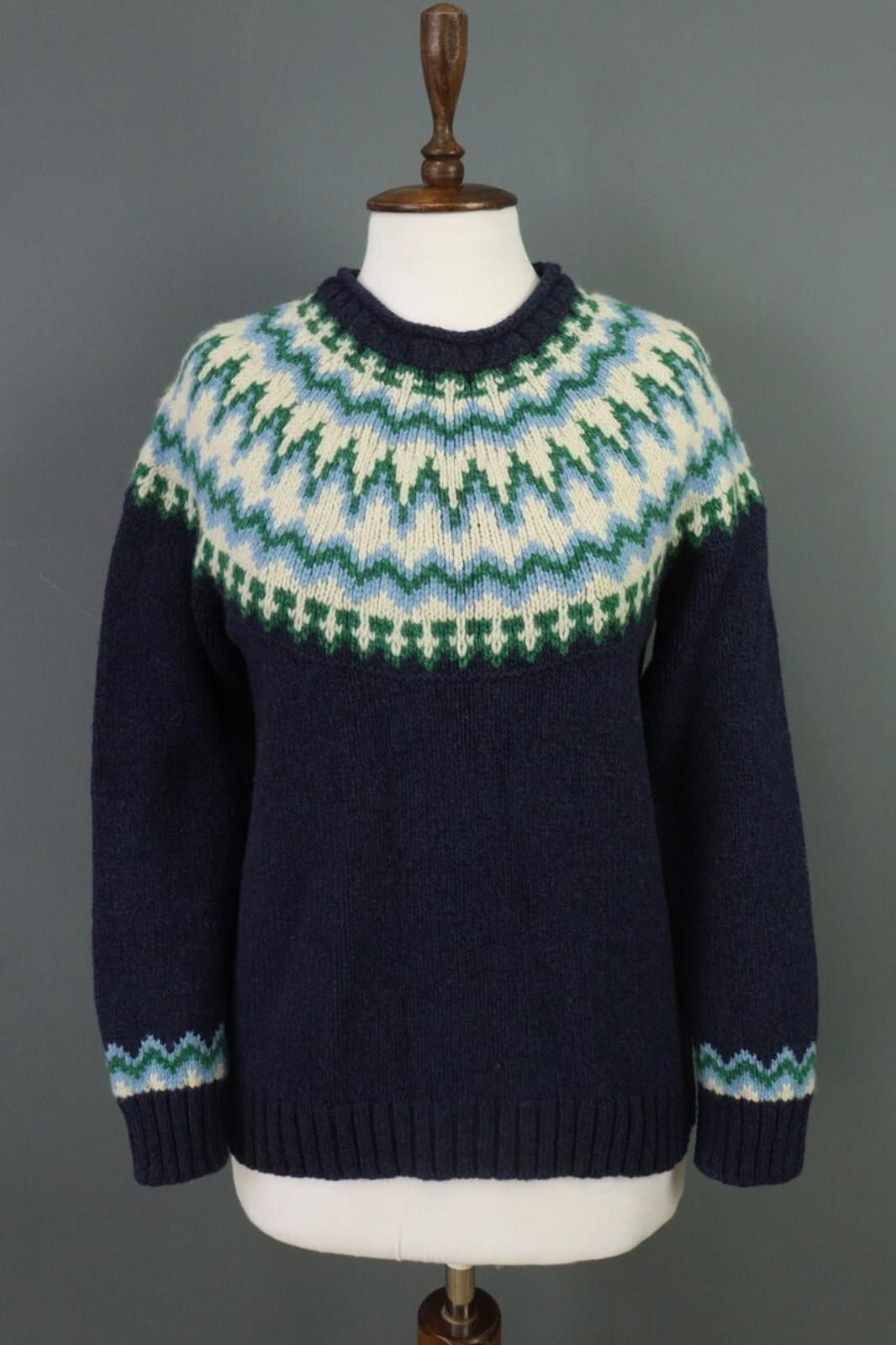 L.L. Bean L.L.Bean Navy Geometric 100% Wool Crew Neck Sweater Size M Size M / US 6-8 / IT 42-44 - 1 Thumbnail