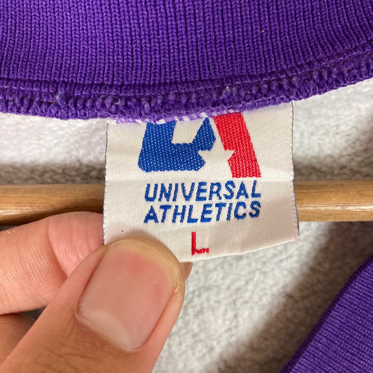 Vintage Vintage Universal Athletics Sportswear Pullover Jumper Size US L / EU 52-54 / 3 - 6 Thumbnail
