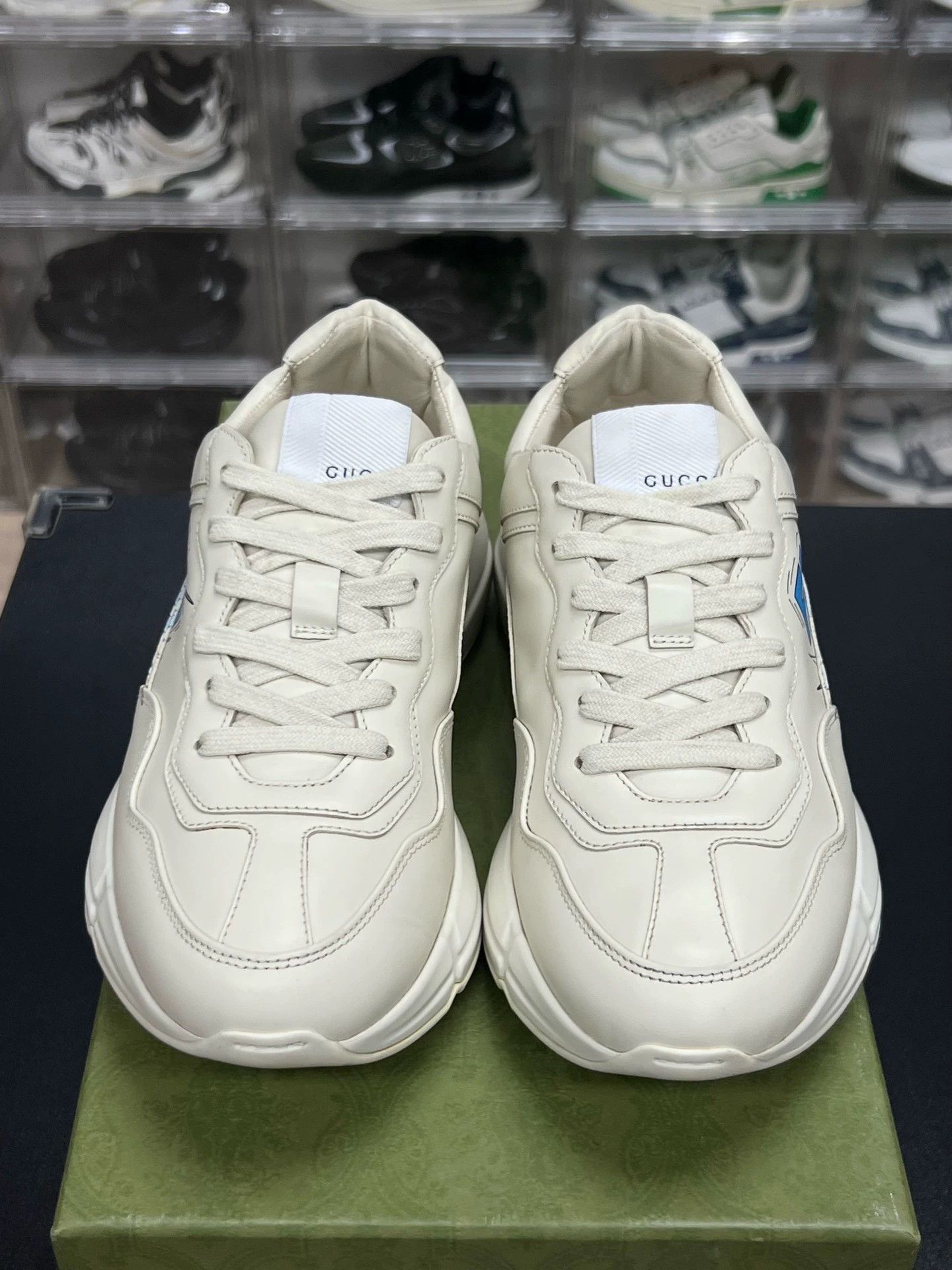 Gucci gucci disney rhyton donald duck sneakers Size US 7.5 / EU 40-41 - 2 Thumbnail