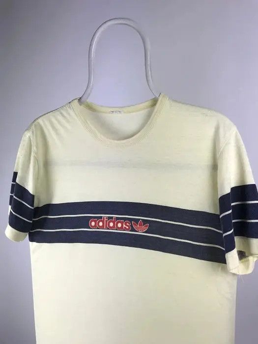 Adidas Adidas T-shirt middle logo vintage size Small Size US S / EU 44-46 / 1 - 2 Thumbnail