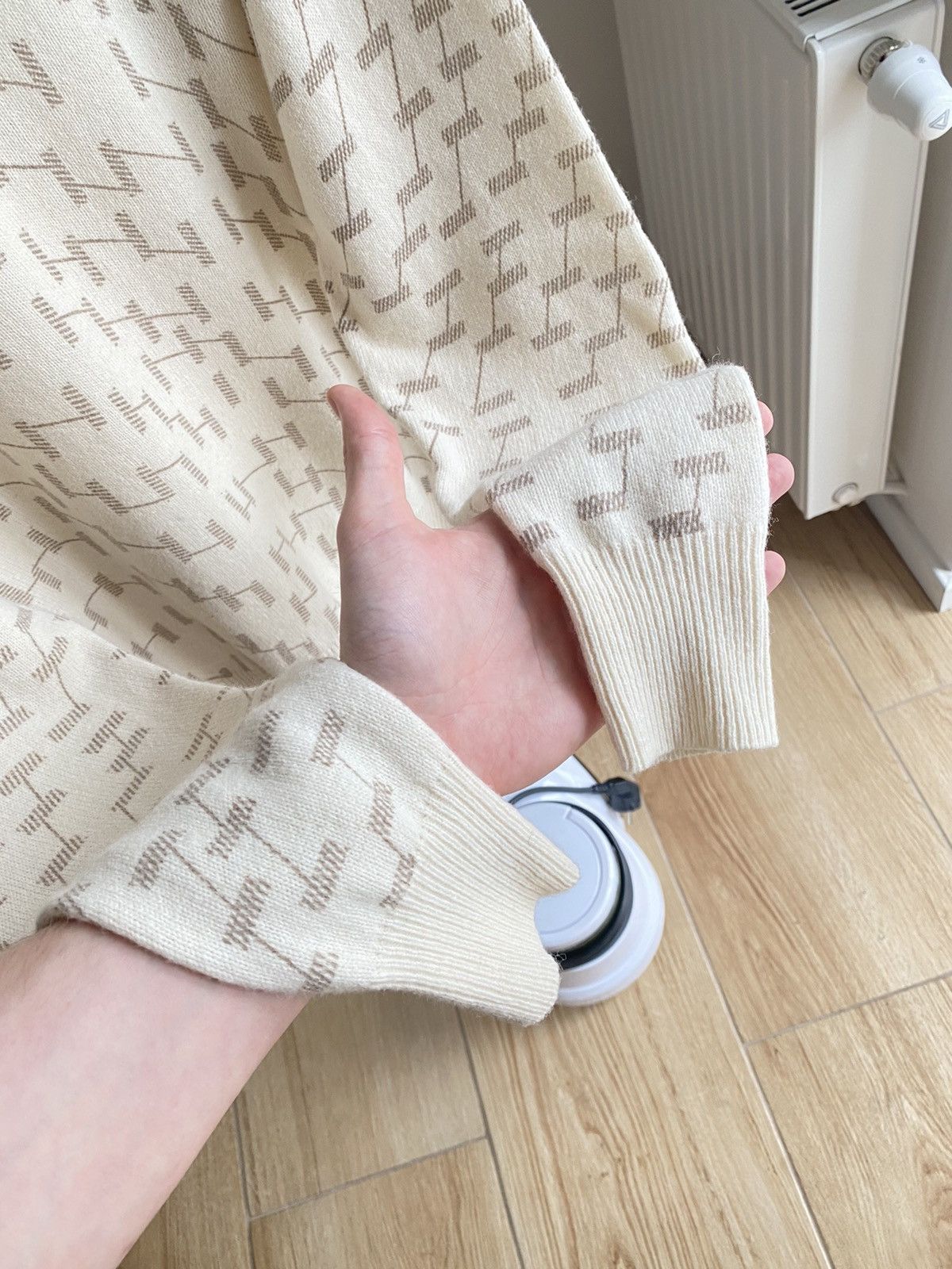 Nike Vintage Nike Wool Cozy Sweater Cream Size US L / EU 52-54 / 3 - 8 Thumbnail