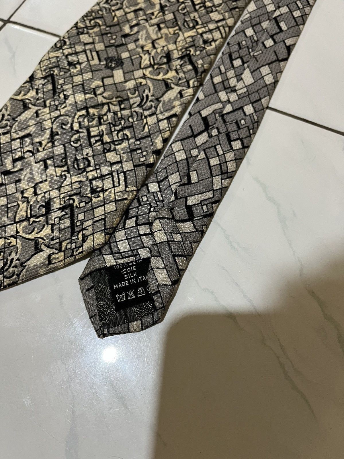 Designer 🔥 Bundle 2 Ties Gianni Versace & Celine Paris Size ONE SIZE - 7 Thumbnail