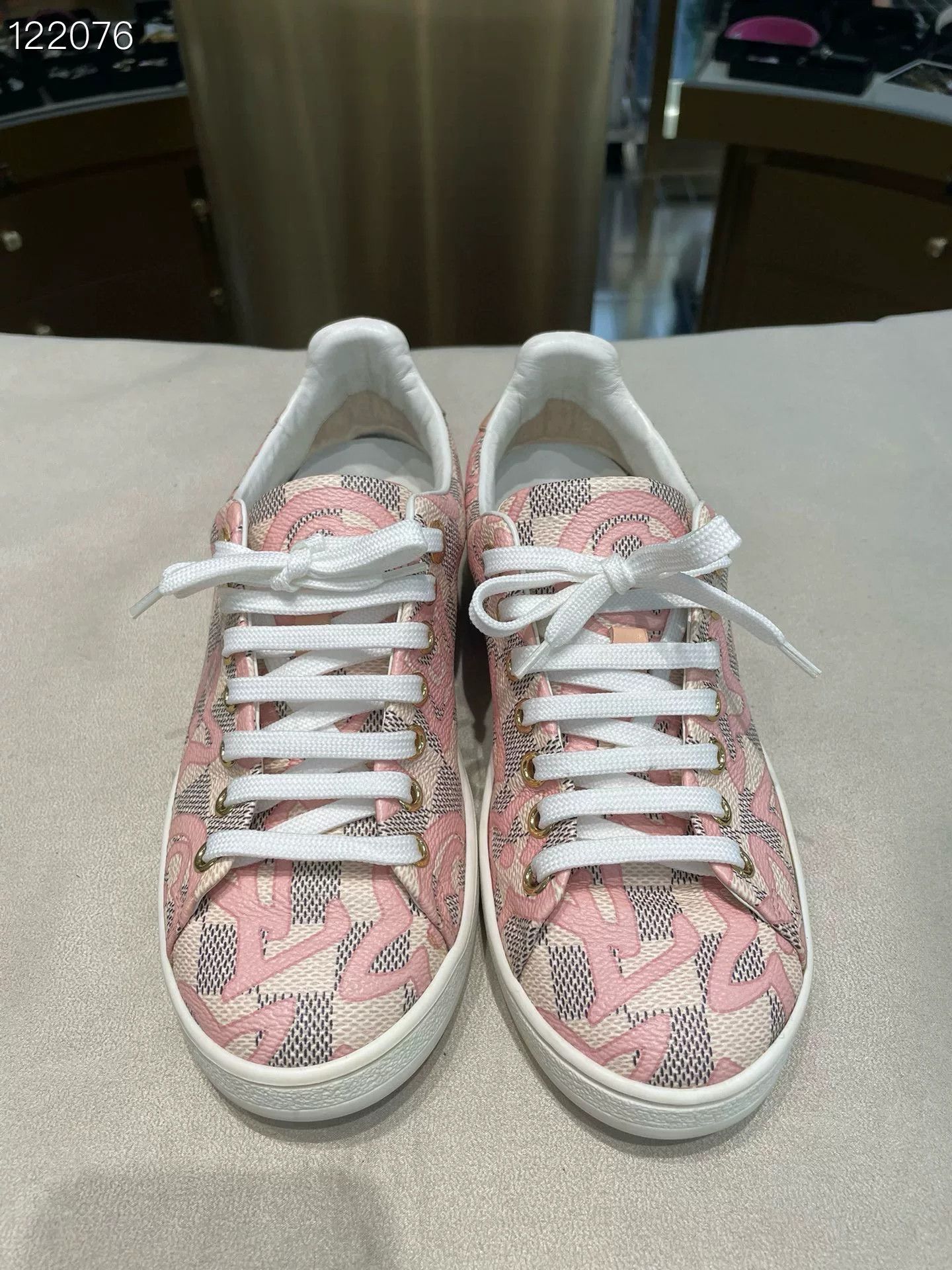 Louis Vuitton LV 080636C01 White Plaid Limited Flats Size US 4 / IT 34 - 1 Thumbnail