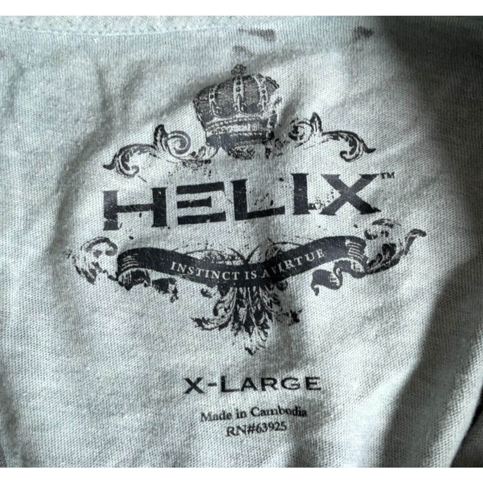 Affliction VINTAGE Helix T-Shirt Gray XL Men’s Slim Graphic Print Tribal Wings V-Neck Crew Neck Short Sleeve 2000s MMA Rock Grunge Style Size US XL / EU 56 / 4 - 3 Thumbnail