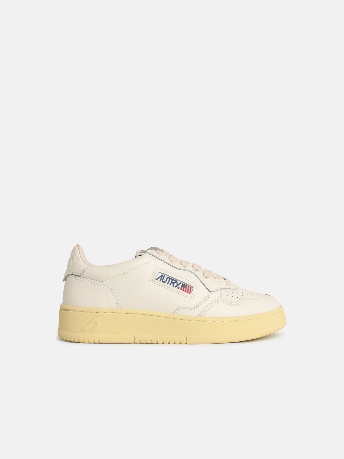 AUTRY o1y0725 Low-Top Sneakers in White Size US 7 / IT 37 - 1 Thumbnail