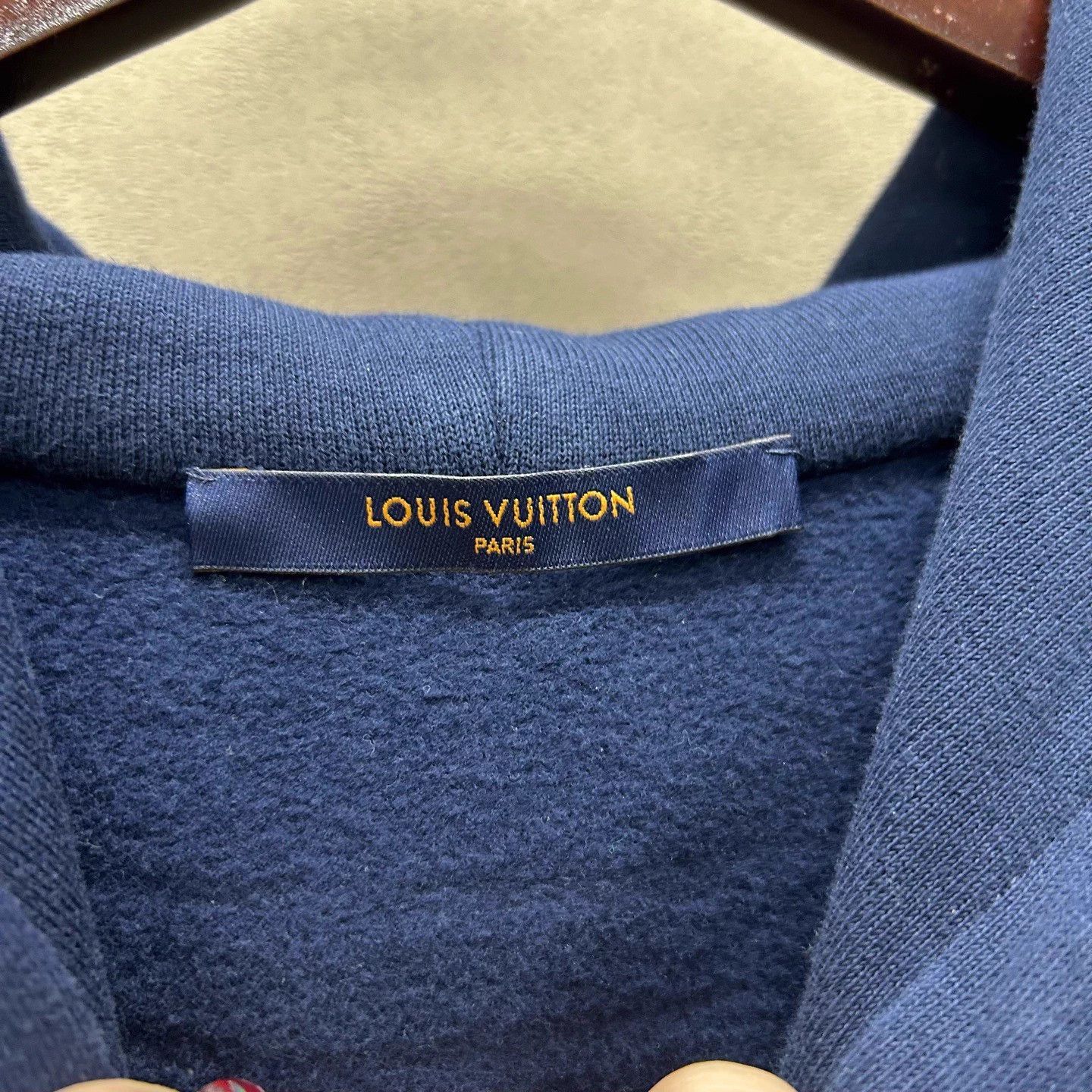 Louis Vuitton Louis Vuitton Beaded Shark Drawstring Hoodie L 99 New Size US M / EU 48-50 / 2 - 3 Thumbnail