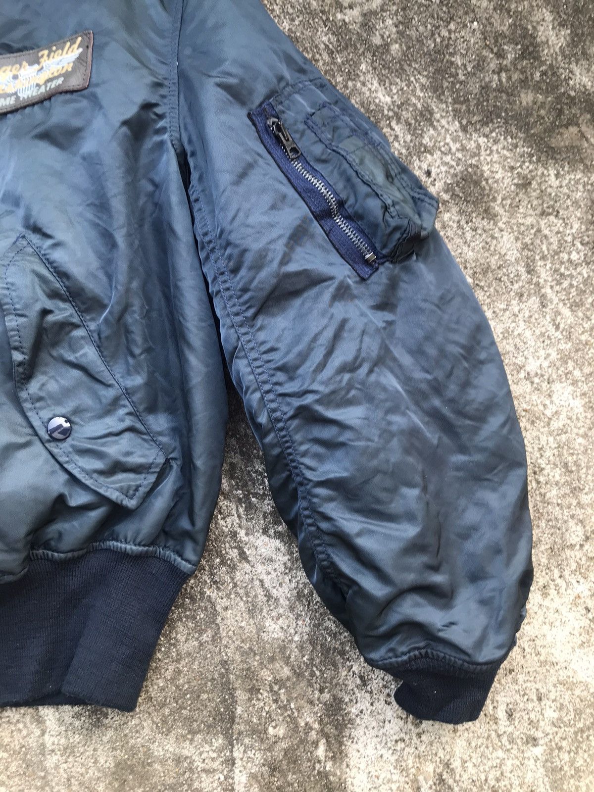Avirex × Vintage Avirex MA1 Bomber Jacket Reversible made in USA sun faded Size US M / EU 48-50 / 2 - 8 Thumbnail