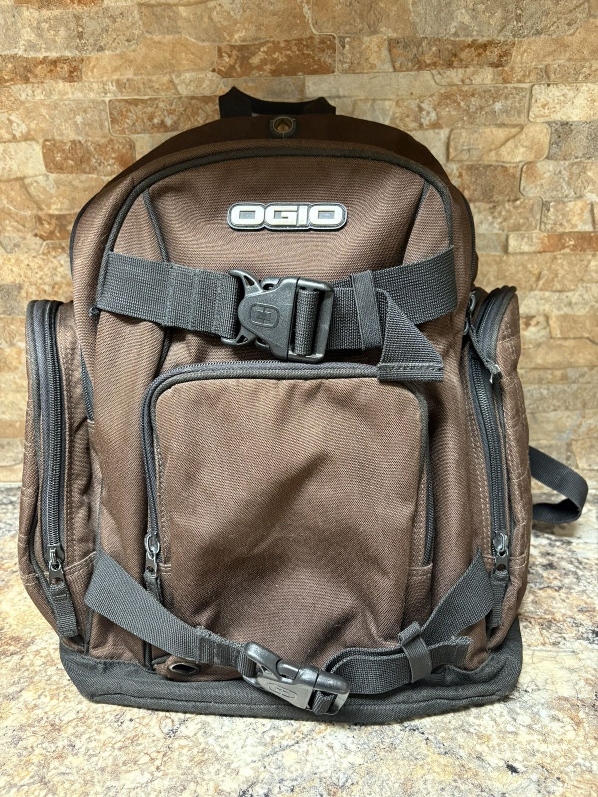 Ogio Vintage Y2K 0GIO Brown Skateboard Backpack Size ONE SIZE - 1 Thumbnail