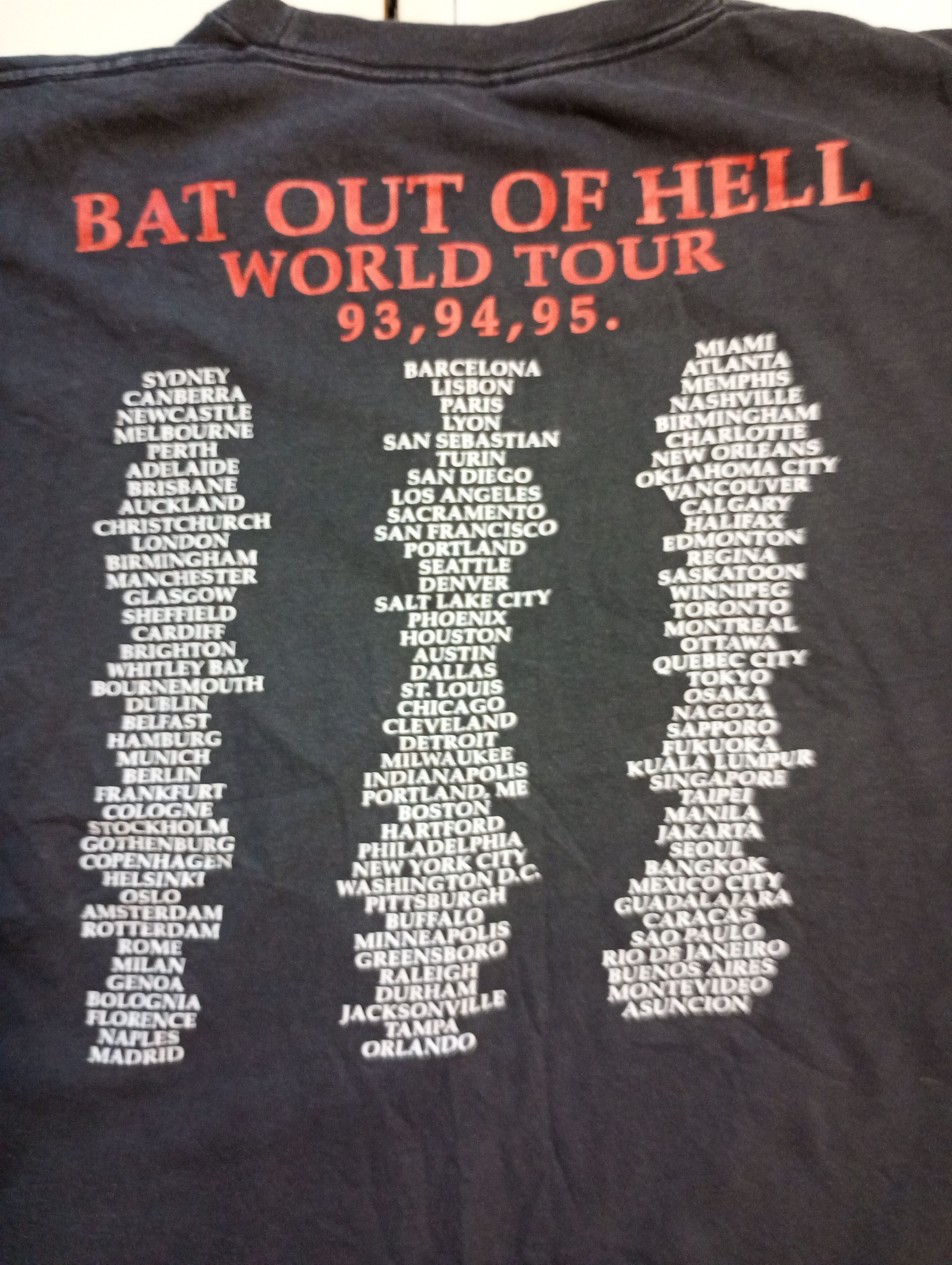 Band Tees Meat Loaf Bat Our Of Hell World Tour 93,94,95. T-Shirt Size US XXL / EU 58 / 5 - 11 Thumbnail