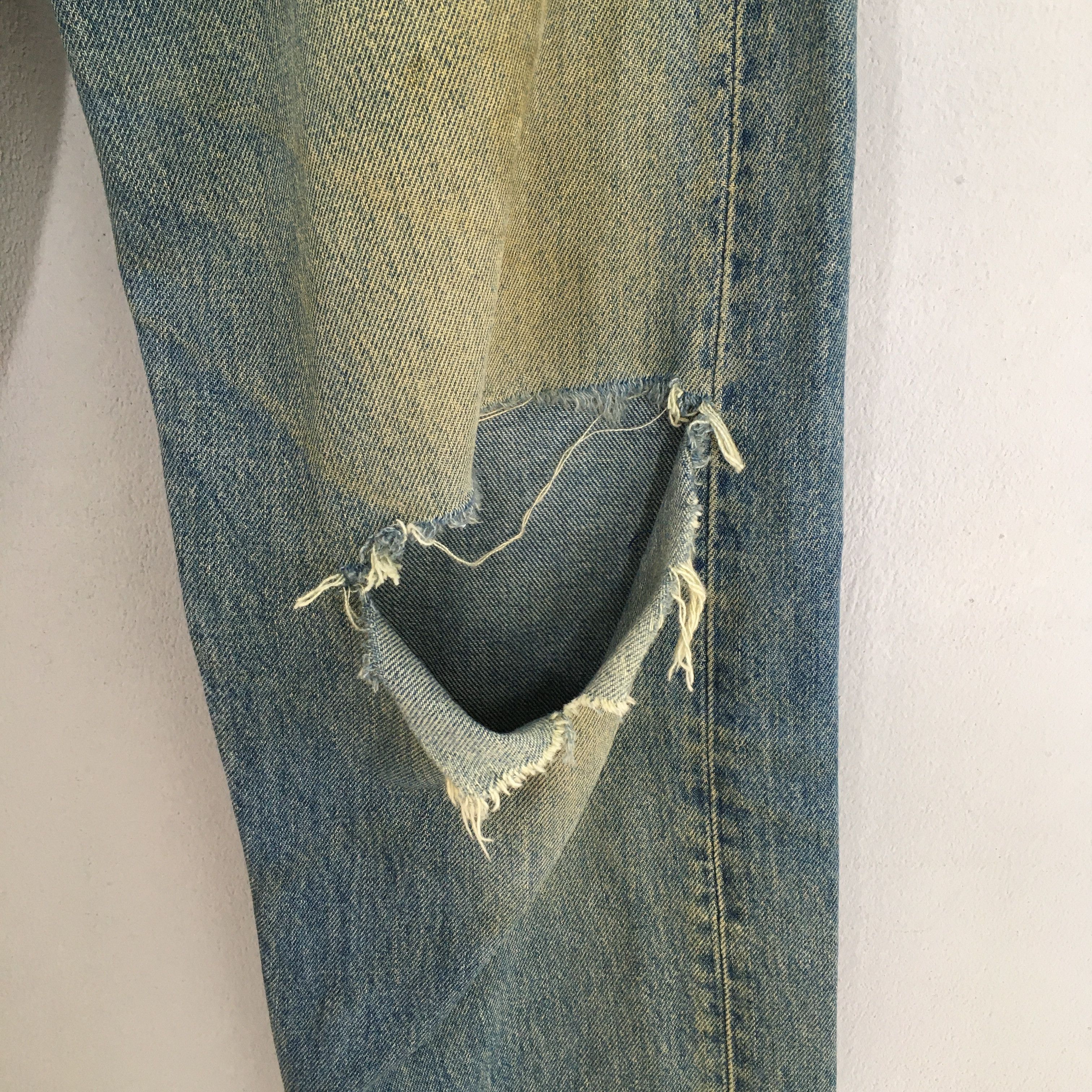 Levi's Size 31x30.5 Vintage 90s Levi's 501 Distressed Jeans S1582 Size 31" - 4 Thumbnail