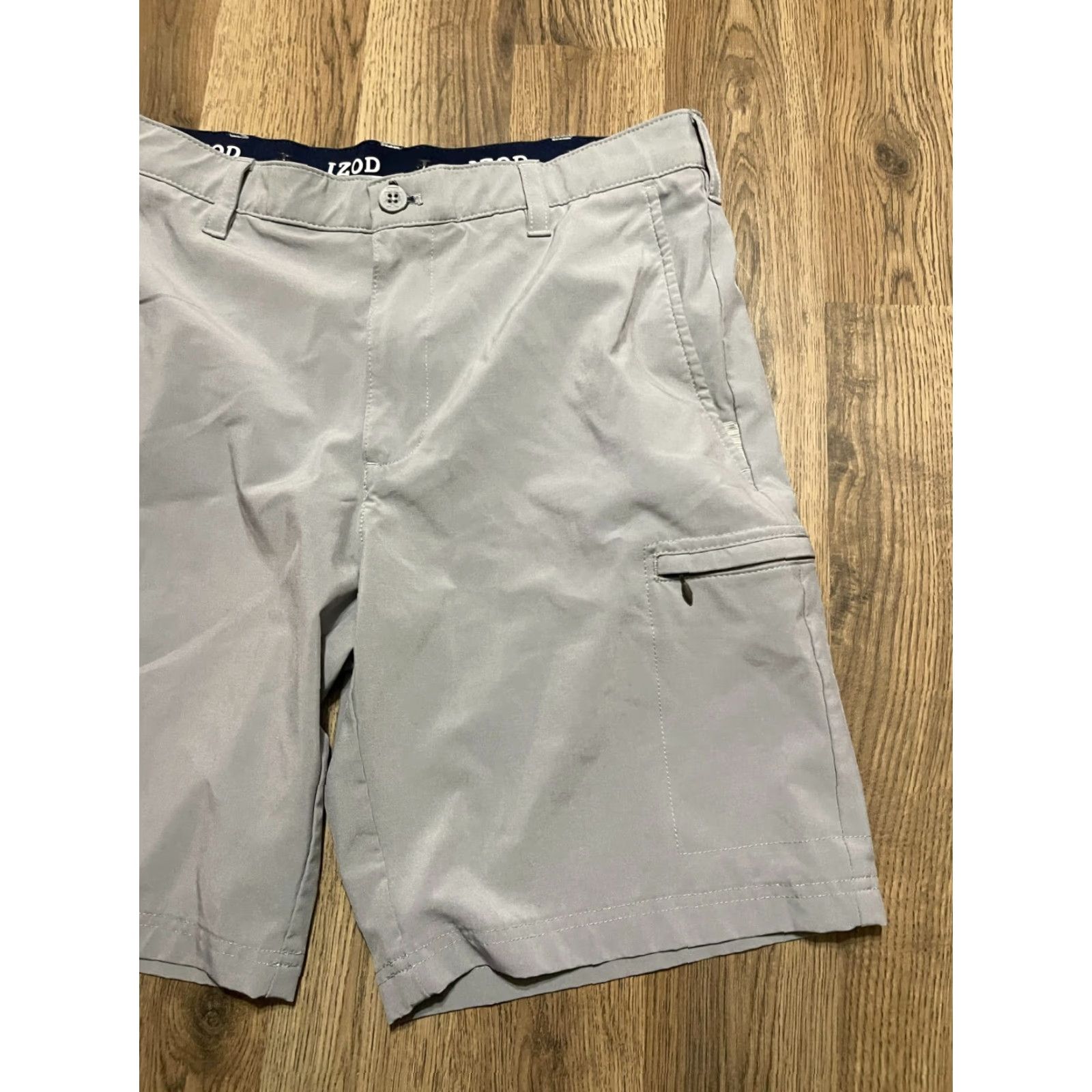 Izod IZOD Shorts Men 32 Gray Flat Front Casual Shorts with Zip Pockets Pockets | Regular Inseam 9 in Size US 32 / EU 48 - 4 Thumbnail