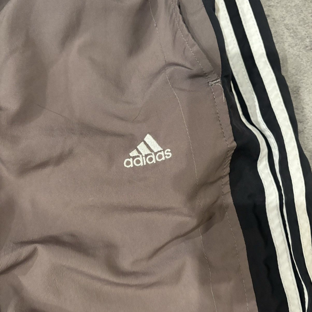 Adidas Y2k gray adidas 3 stripe lined track pants Size US 30 / EU 46 - 2 Thumbnail
