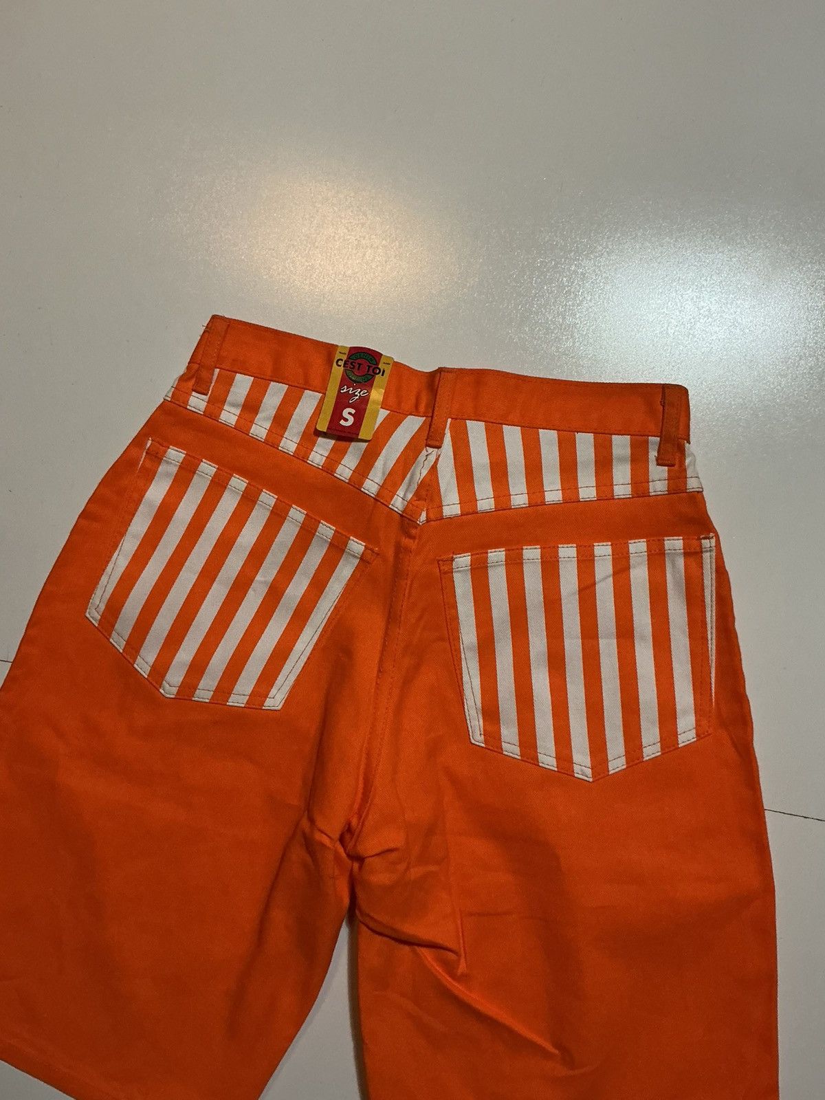 Vintage NWT Vintage 90s C'EST Toi Striped Denim Jean Shorts Size US 30 / EU 46 - 9 Thumbnail