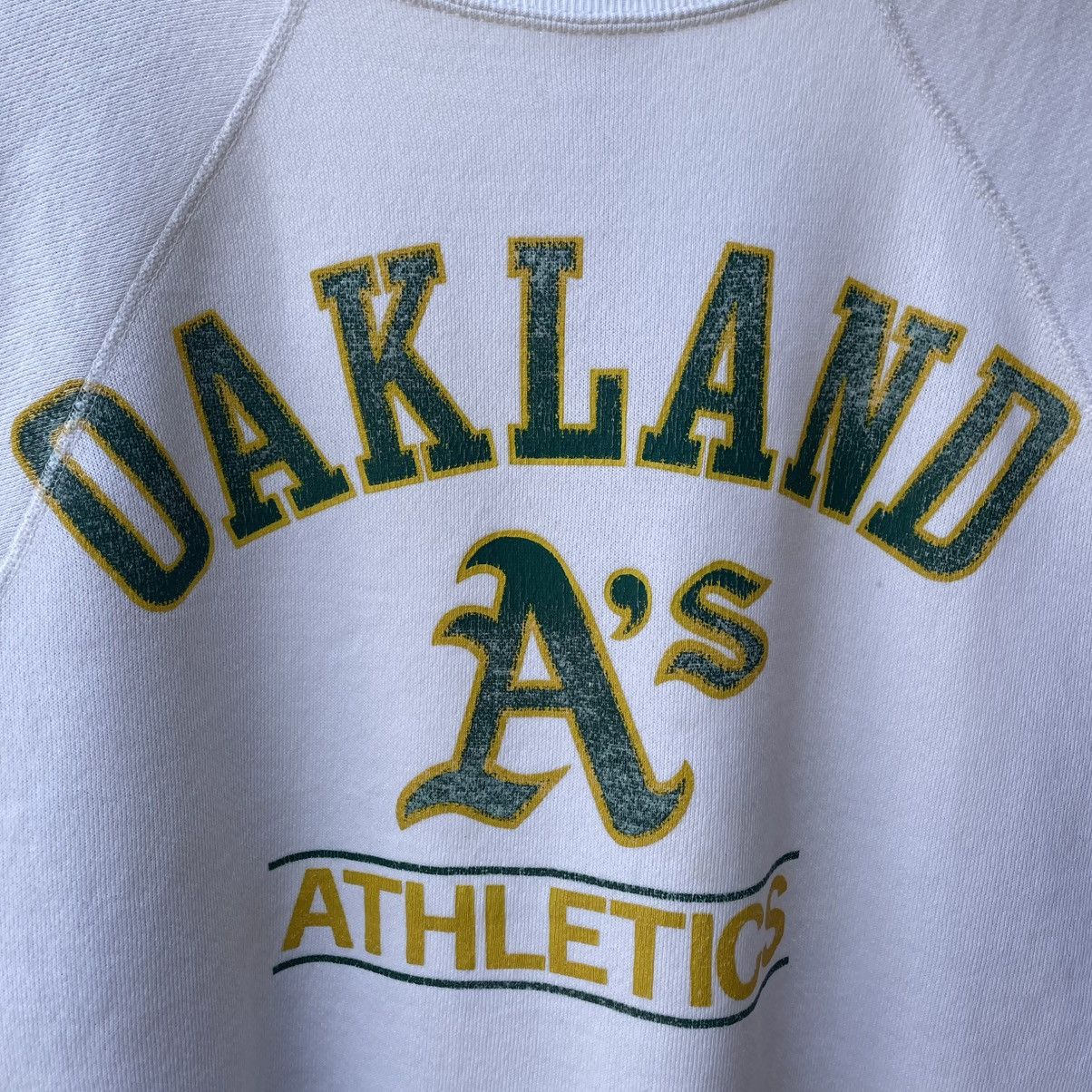 MLB 🔥Vintage 80s Oakland Athletics MLB Distress Boxy Sweatshirts Size US L / EU 52-54 / 3 - 6 Thumbnail