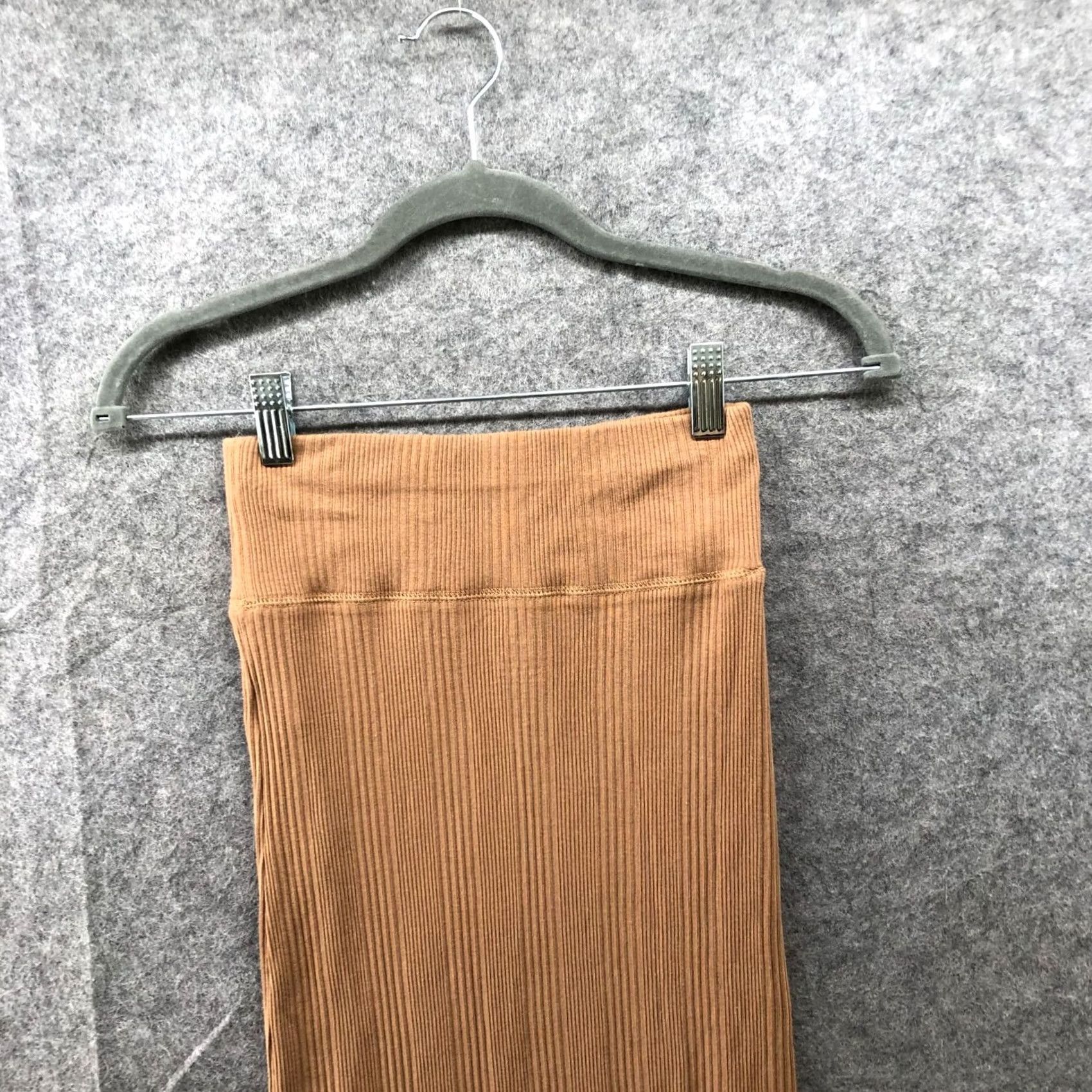 Vintage NWT Aerie Ribbed Midi Skirt Womens XS Tan Pull On Side Slits Bodycon Stretch Skirt Brown Cotton Knit Slit Summer Spring Womens XS Tan Size 26" / US 2 / IT 38 - 3 Thumbnail