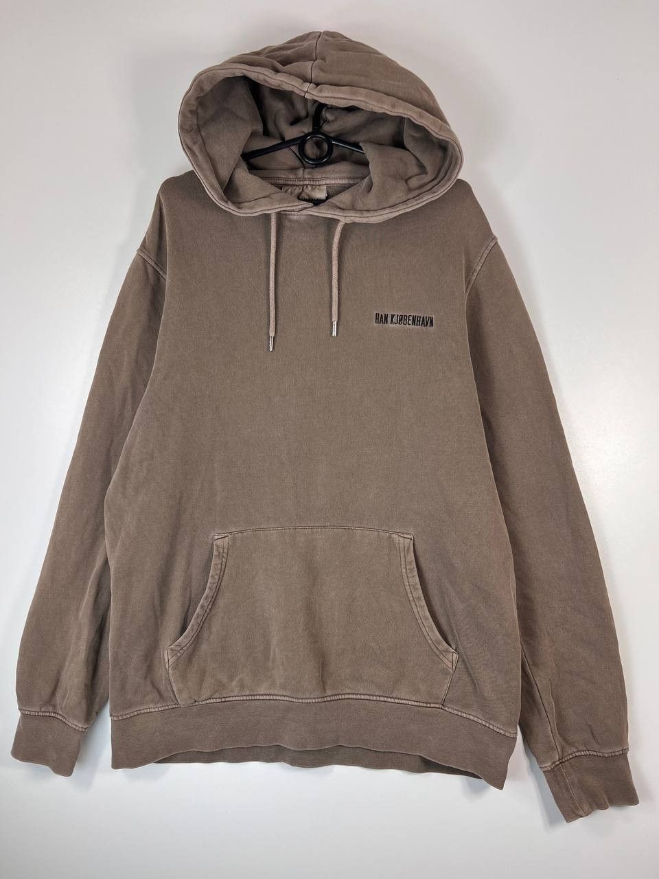 Han Kjobenhavn Han Kjøbenhavn Minimal Logo Hoodie Pullover Brown Size L Size US L / EU 52-54 / 3 - 1 Thumbnail