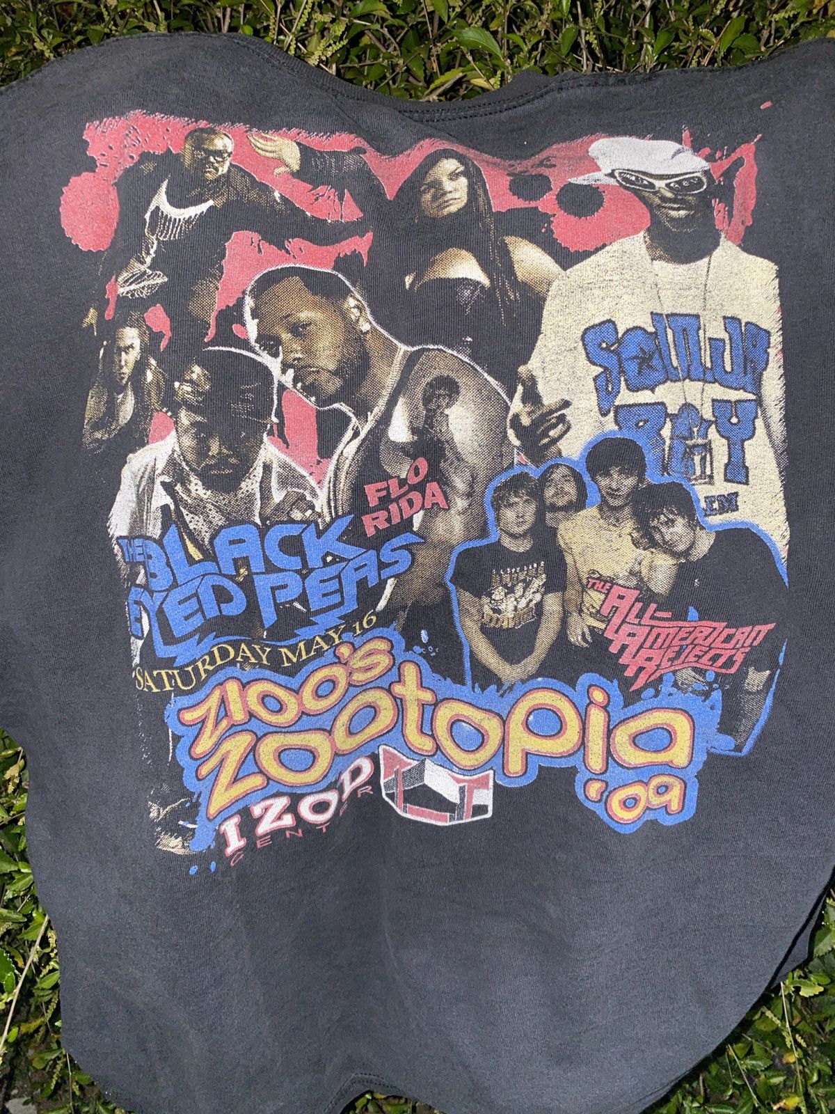 Band Tees × Rap Tees Zootopia Band Tee Kelly Clarkson Jesse Clara Black Eyed Peas Size US L / EU 52-54 / 3 - 11 Thumbnail