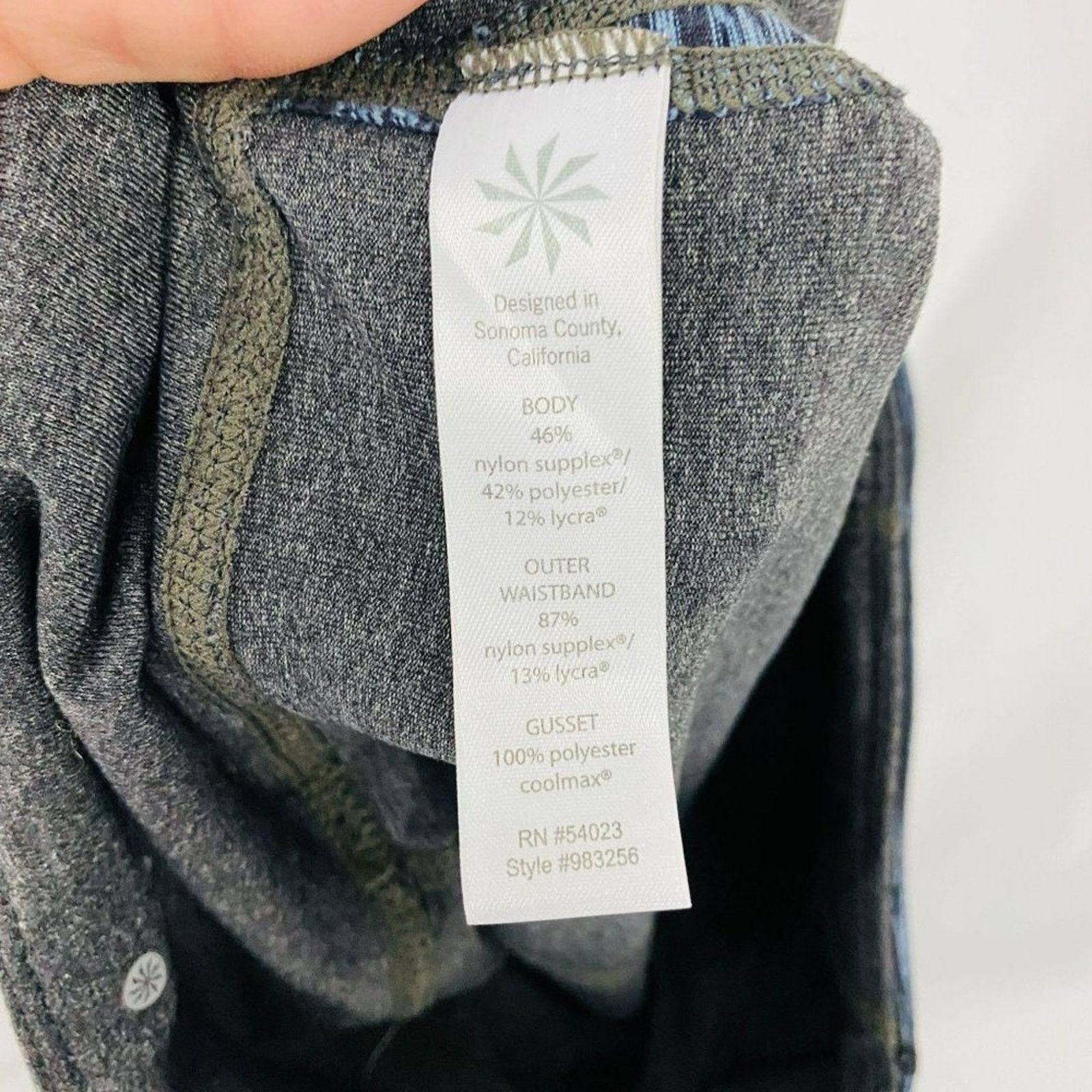Athleta Athleta Splits Revelation Capris Workout Yoga Pilates Small Size 26" / US 2 / IT 38 - 4 Thumbnail