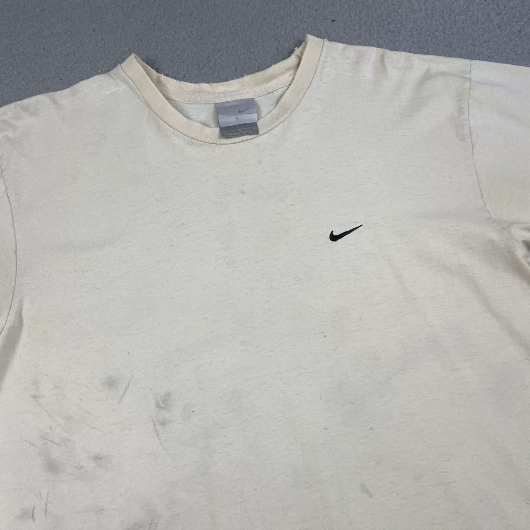 Nike VINTAGE Nike Shirt Mens T-Shirt Adult Large White Embroidered Swoosh Basic Tee 90s Sports Logo Decade Y2K/2000s Size US L / EU 52-54 / 3 - 2 Thumbnail