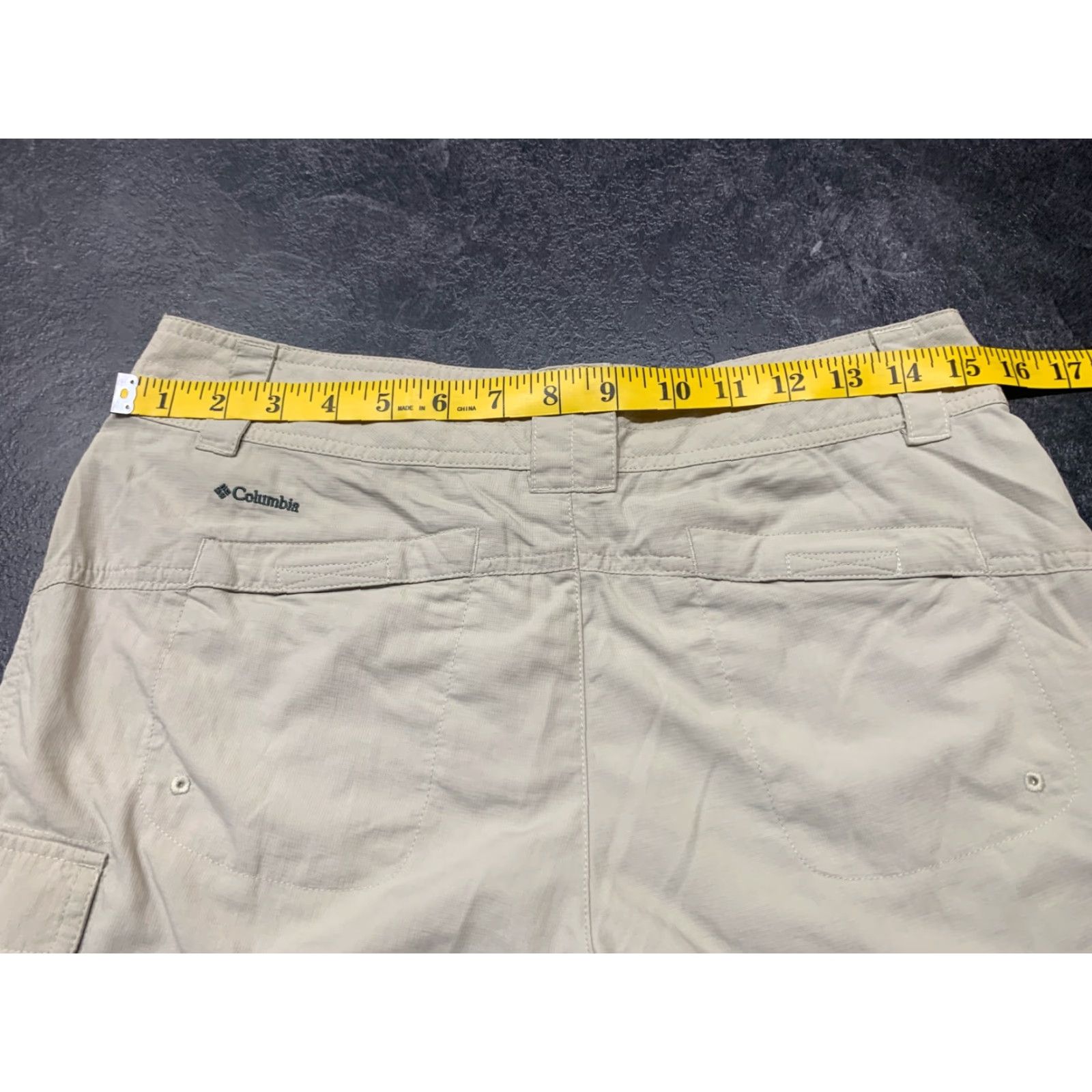 Vintage Columbia Women's Hiking Cargo Shorts Size 6 Outdoor Beige Chino Cotton Flat Front Ladies Size 28" / US 6 / IT 42 - 3 Thumbnail