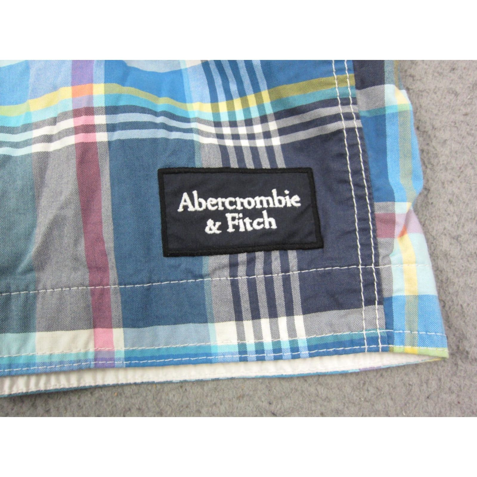 Abercrombie & Fitch Abercrombie & Fitch Shorts Mens Small Blue White Plaid Board Swim Trunks Size US 29 - 2 Thumbnail