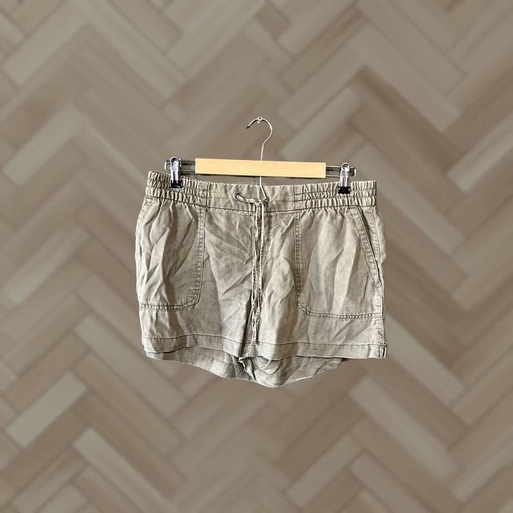 Old Navy Old Navy Womens Green Linen Shorts Size Medium Size 32" / US 10 / IT 46 - 1 Thumbnail