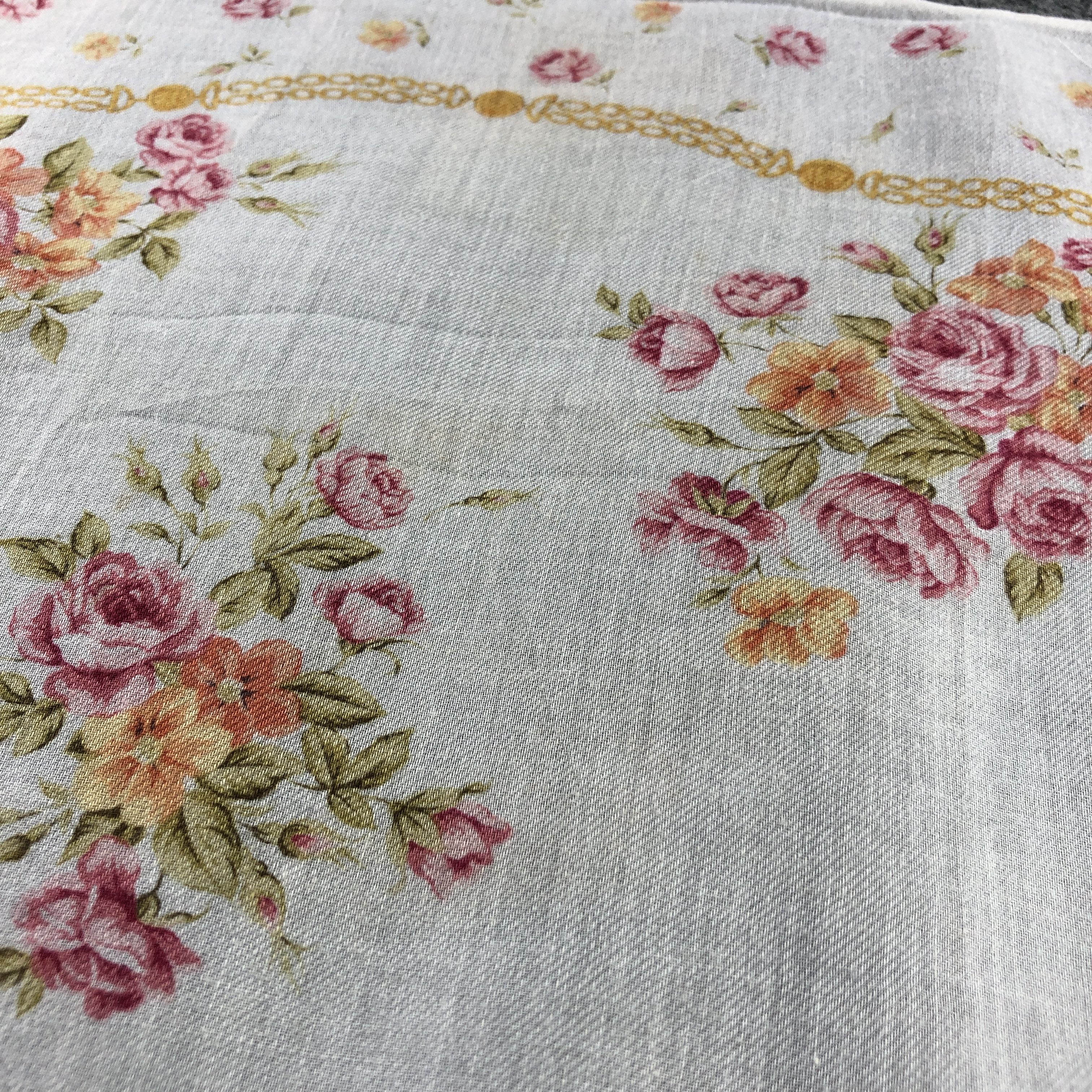 Burberry Burberrys Handkerchief Neckerchief Bandana H2798 Size ONE SIZE - 7 Thumbnail