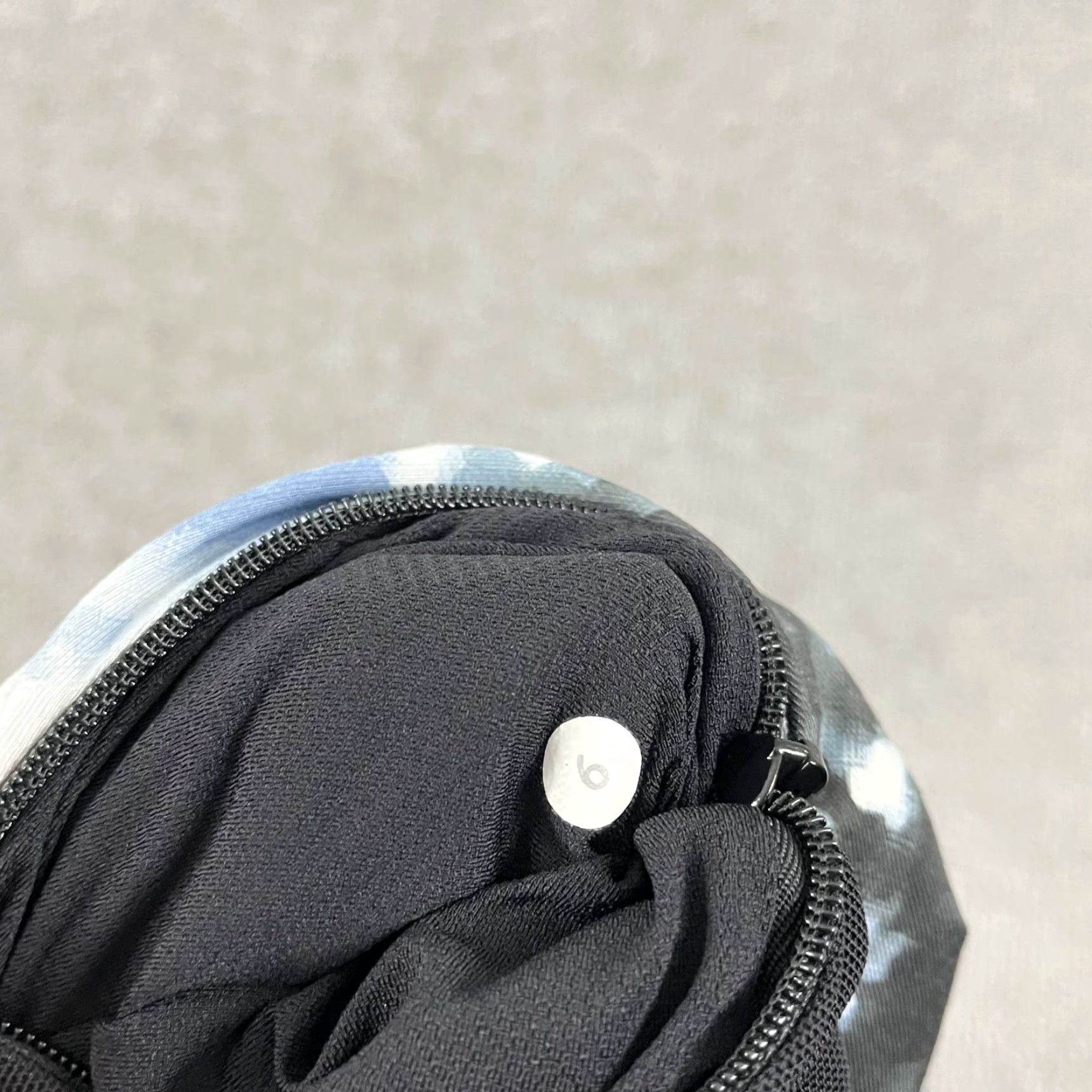Lululemon Lululemon Stop At Nothing Crop Leggings Womens Size 6 / 17" Black Running Gym Crop Leggings Womens Size 6 Black Geometric Pattern Size 28" / US 6 / IT 42 - 4 Thumbnail