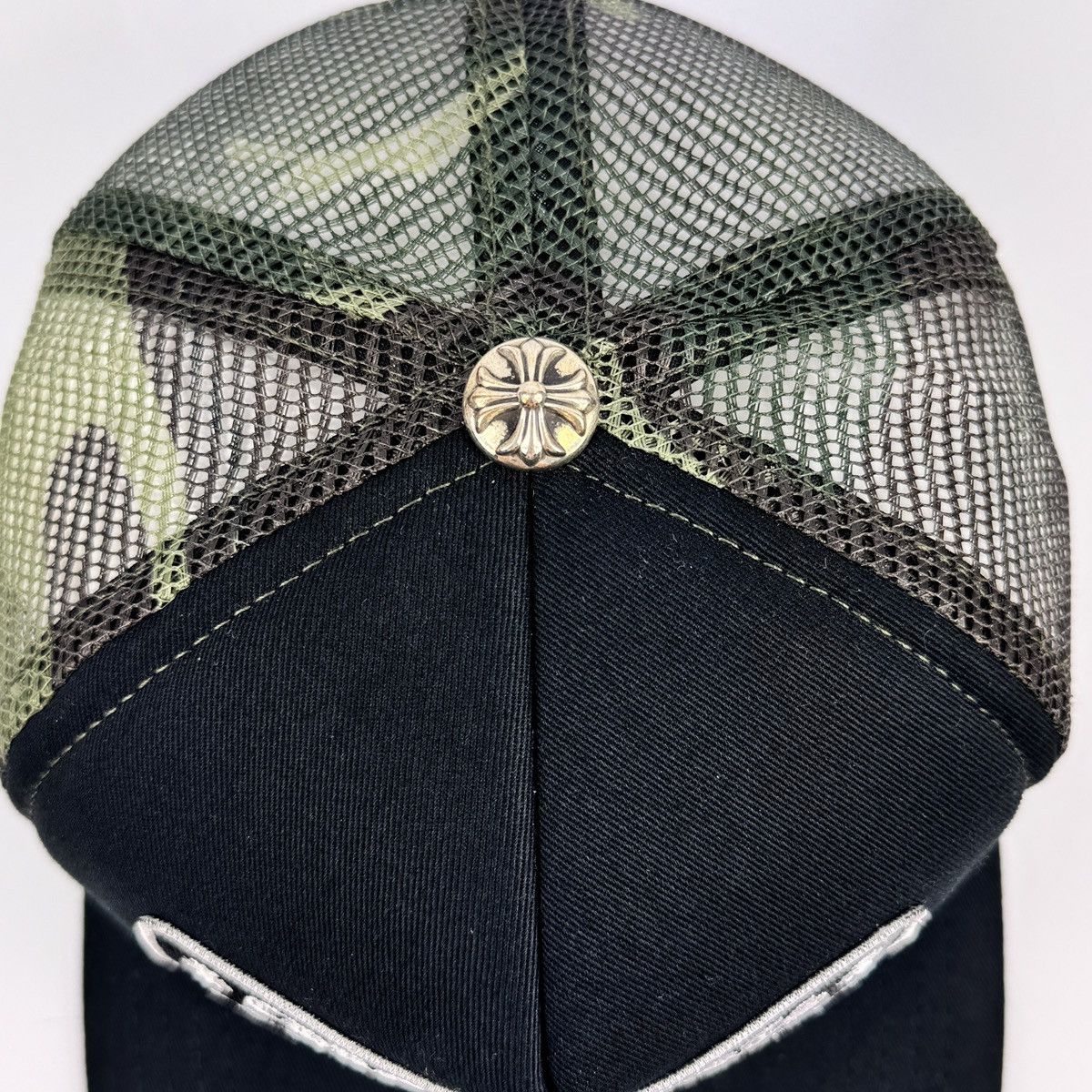 Chrome Hearts LOGO EMBROIDERED CAMOFLOUAGE TRUCKER CAP RARE Size ONE SIZE - 5 Thumbnail