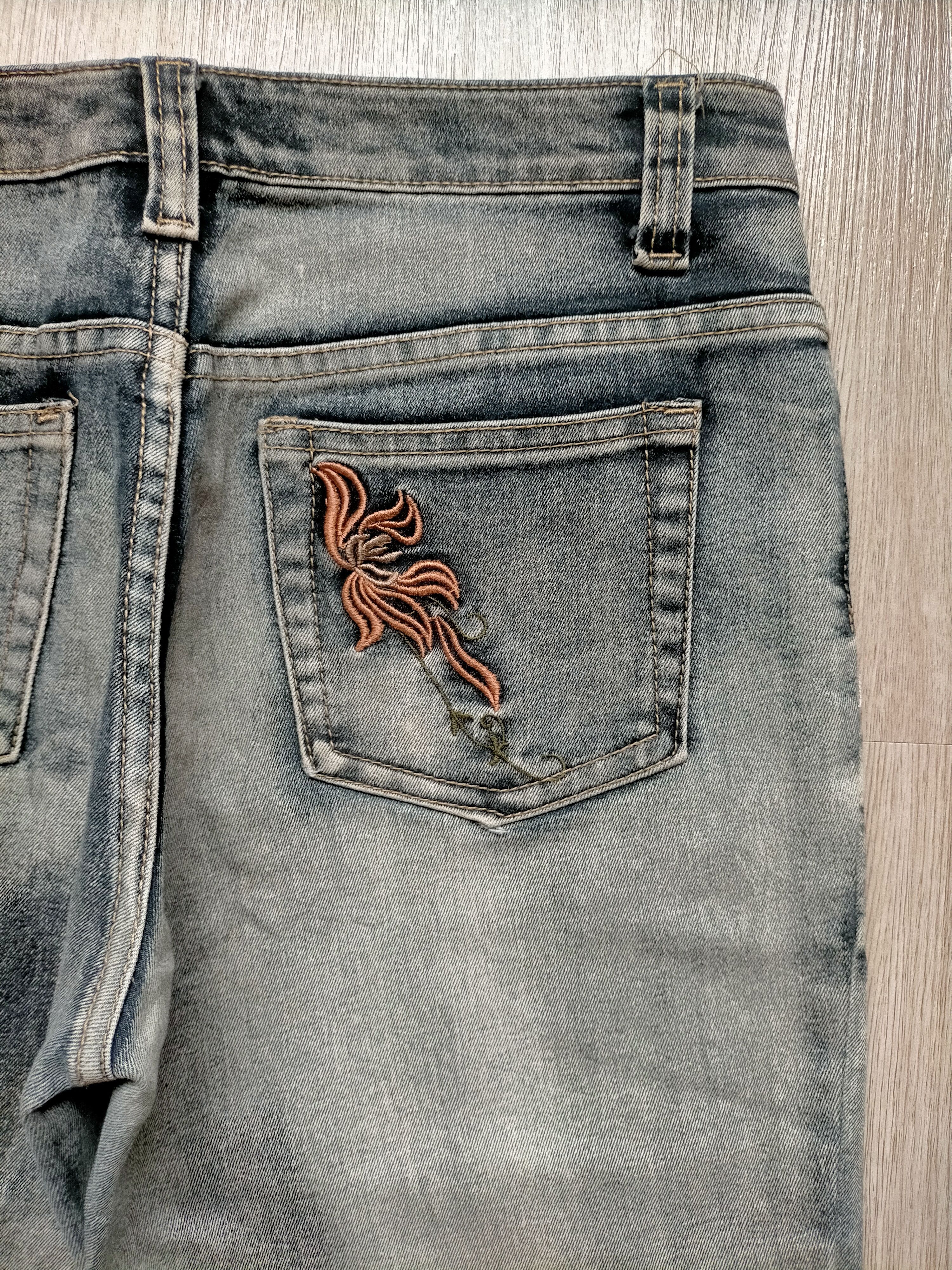 Japanese Brand Flare Jeans Embroidered floral Low rise Stretch Denim Size US 30 / EU 46 - 13 Thumbnail
