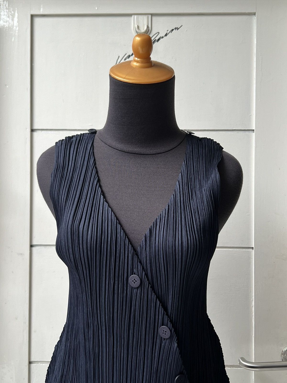 Pleats Please Issey Miyake ISSEY MIYAKE PLEATS PLEASE Asymmetrical buttom up vest Size US S / EU 44-46 / 1 - 10 Thumbnail