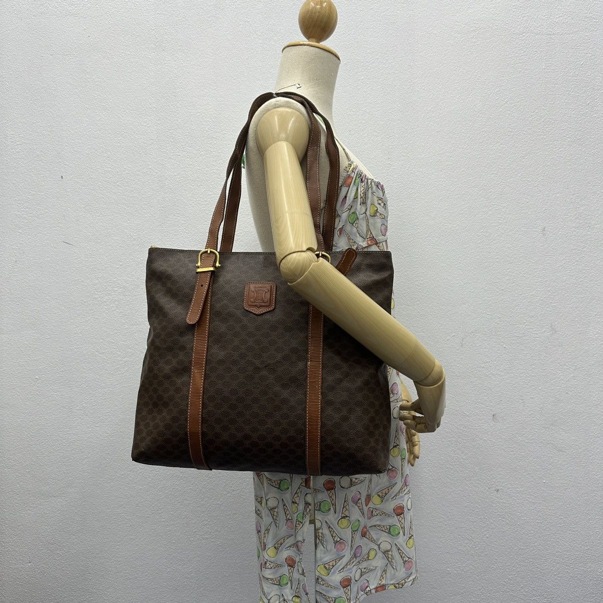 Celine ‼️YES‼️ AUTHENTIC CELINE MACADAM LARGE TOTE BAG Size ONE SIZE - 1 Thumbnail