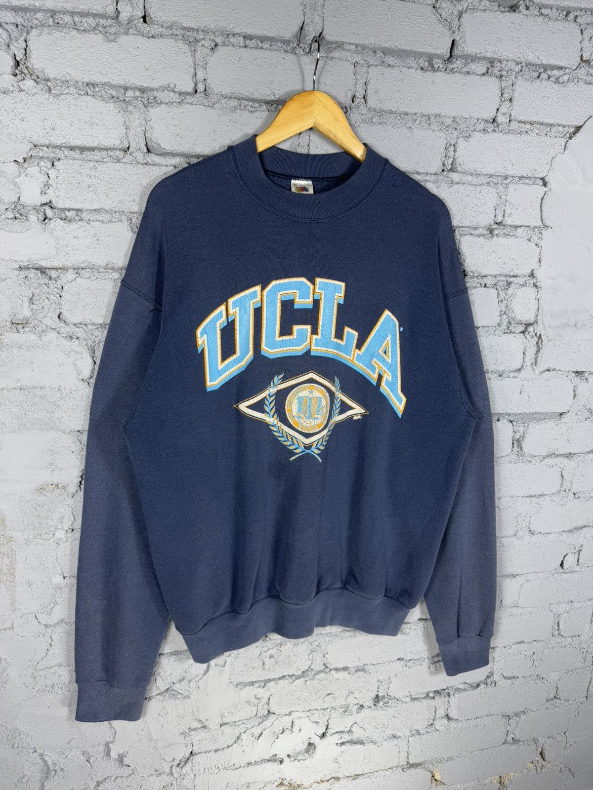 Fruit Of The Loom Vintage Sun Faded University UCLA Big Logo Sweatshirt Size US XL / EU 56 / 4 - 2 Thumbnail