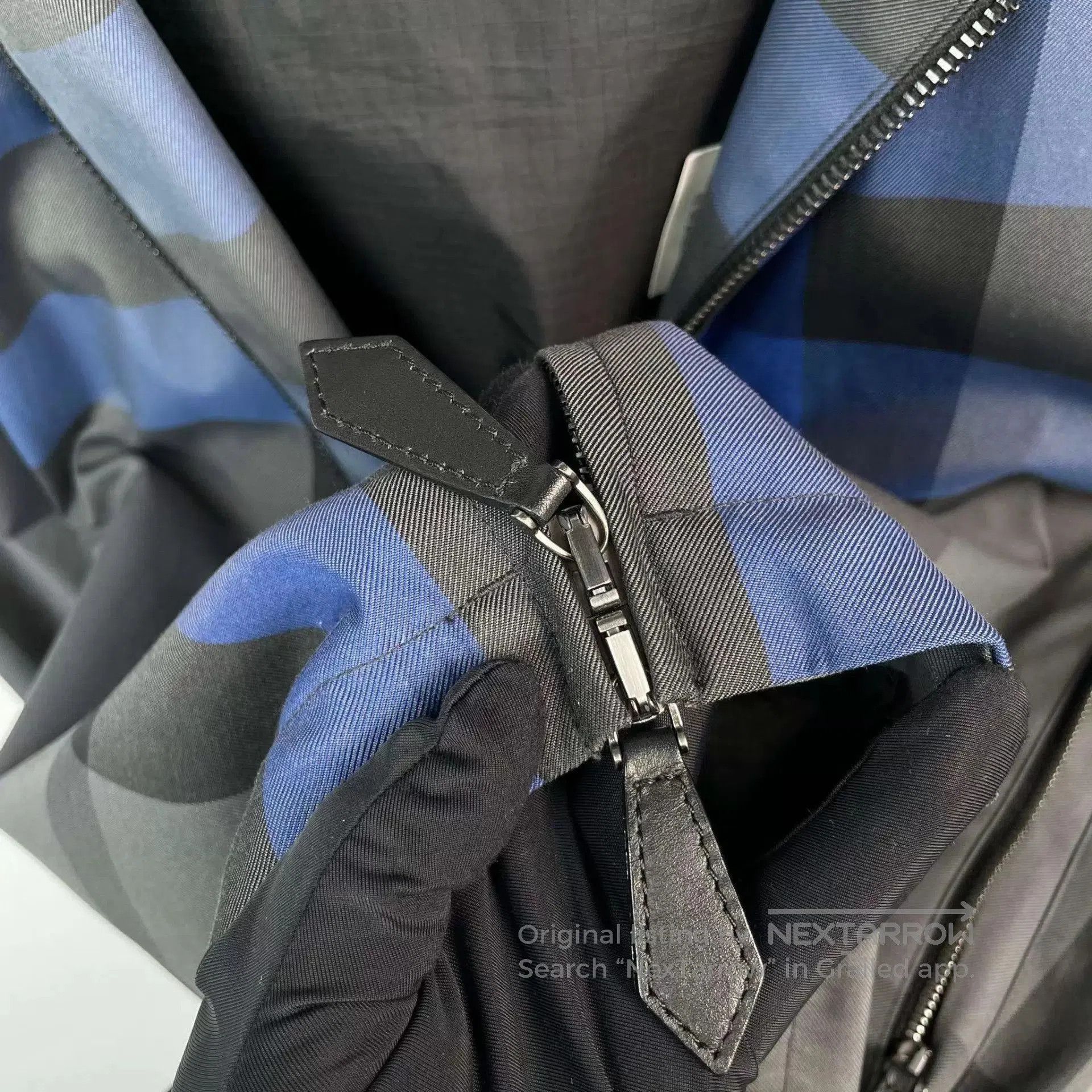 Burberry Hooded Checkered Light Jacket Blue Size M. Size US M / EU 48-50 / 2 - 3 Thumbnail