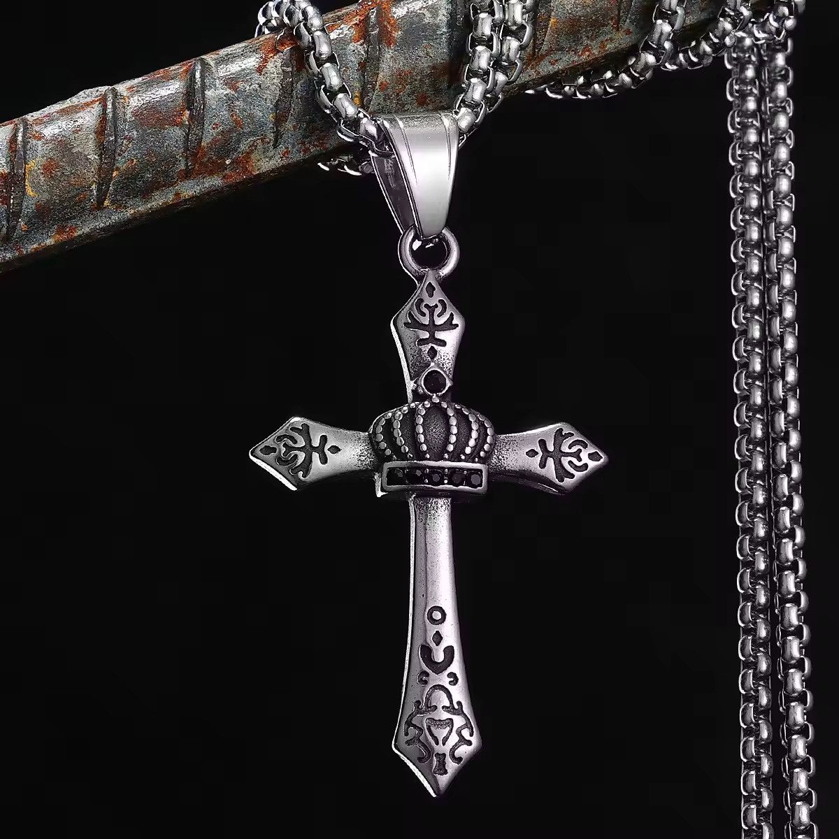 Jewelry Skull Cross Pendant Necklace in Silver, Men's