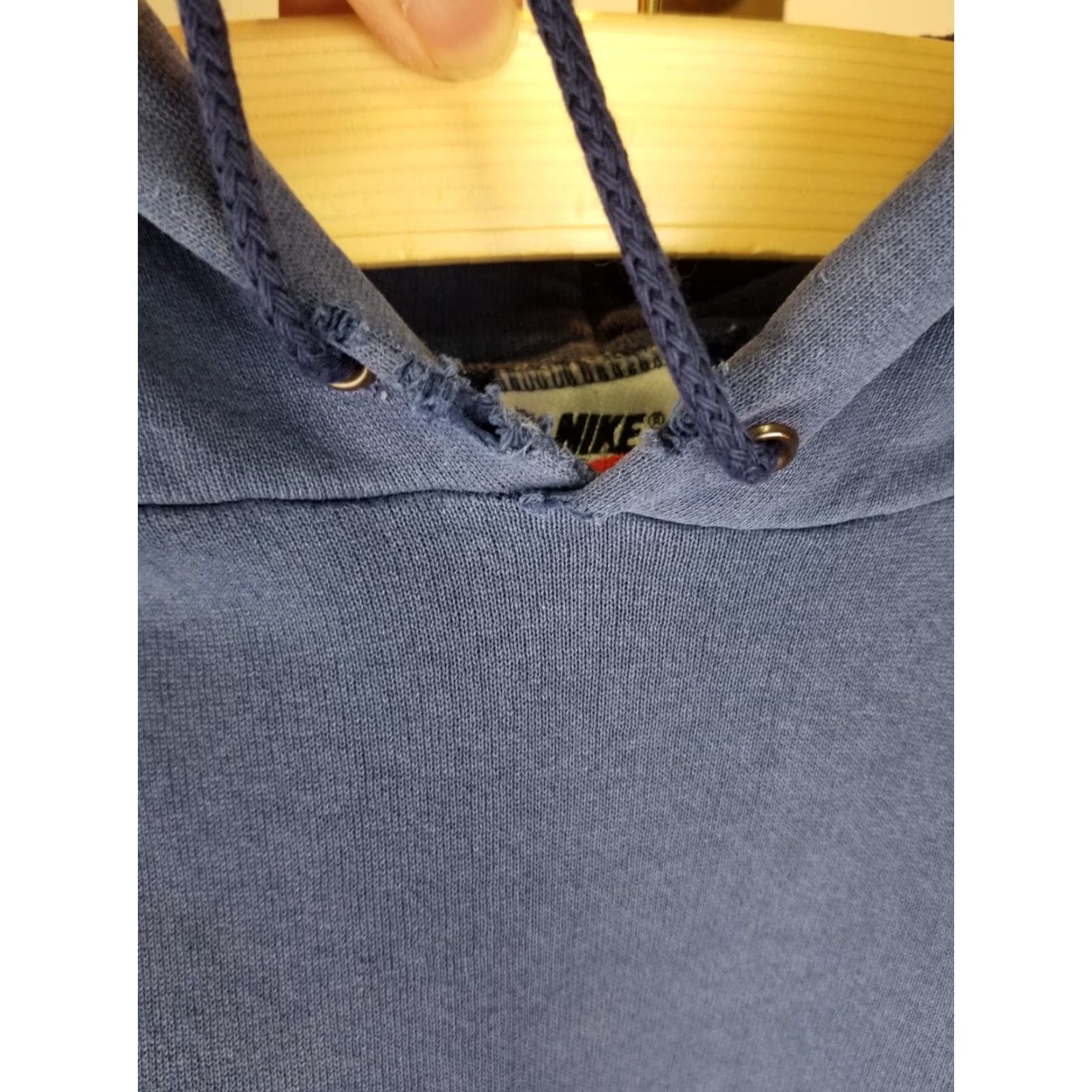 Nike VINTAGE Nike CENTER SWOOSH Navy Cotton Hoodie Sweatshirt XL Men's Blue 90s Pullover Lined Strap Cross Shoulder 26-28in Size US XL / EU 56 / 4 - 5 Thumbnail