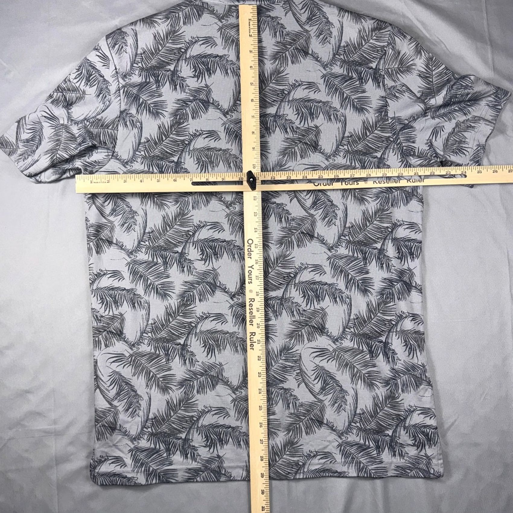 TravisMathew TravisMathew Polo Shirt Mens Large Gray Palm Print Golf Performance Stretch Polo Shirt Mens L Gray Palm Print Size US L / EU 52-54 / 3 - 5 Thumbnail