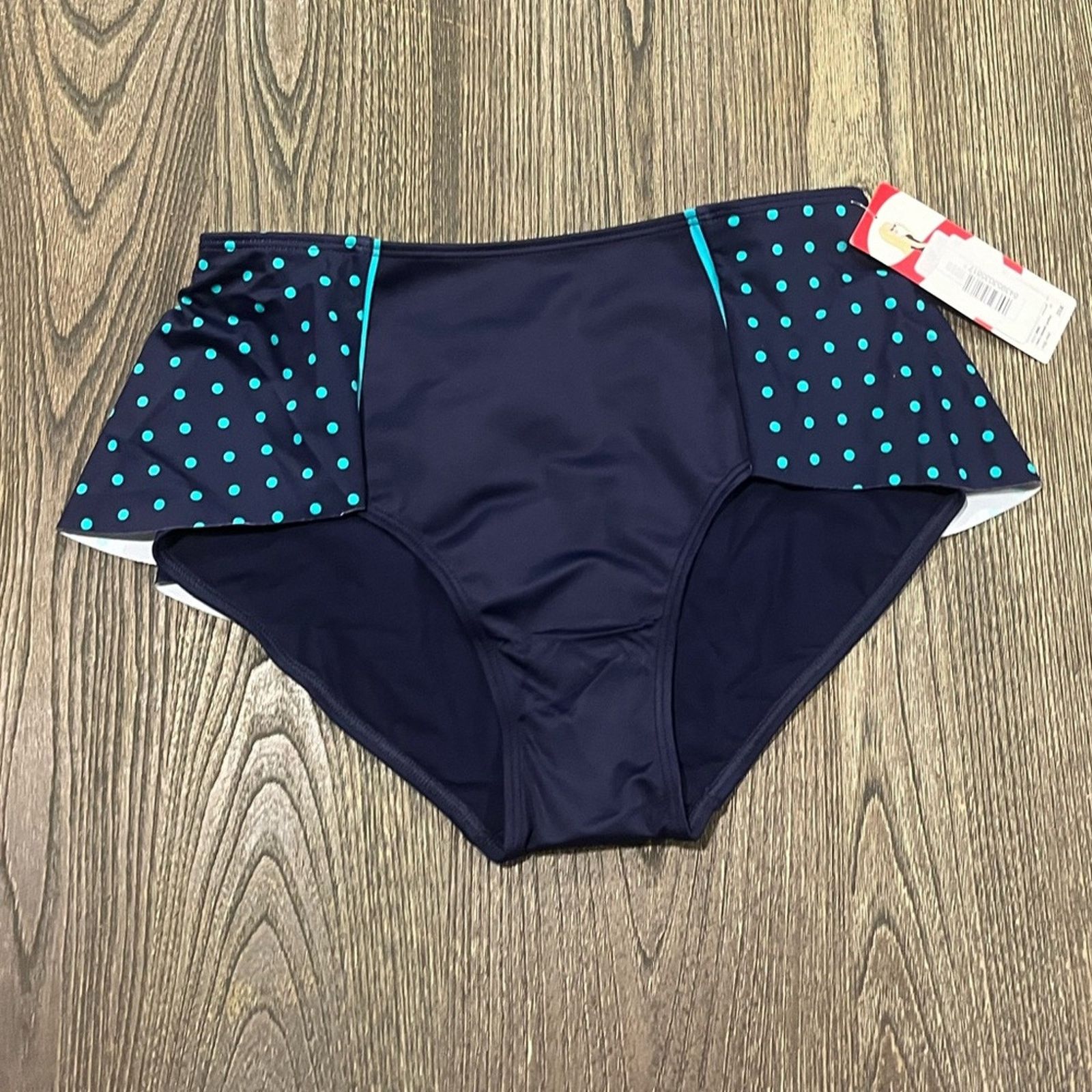 Spanx NWT Spanx Womens Flirty Skirted Swim Bottom Mid Rise Size 8 Size M / US 6-8 / IT 42-44 - 1 Thumbnail