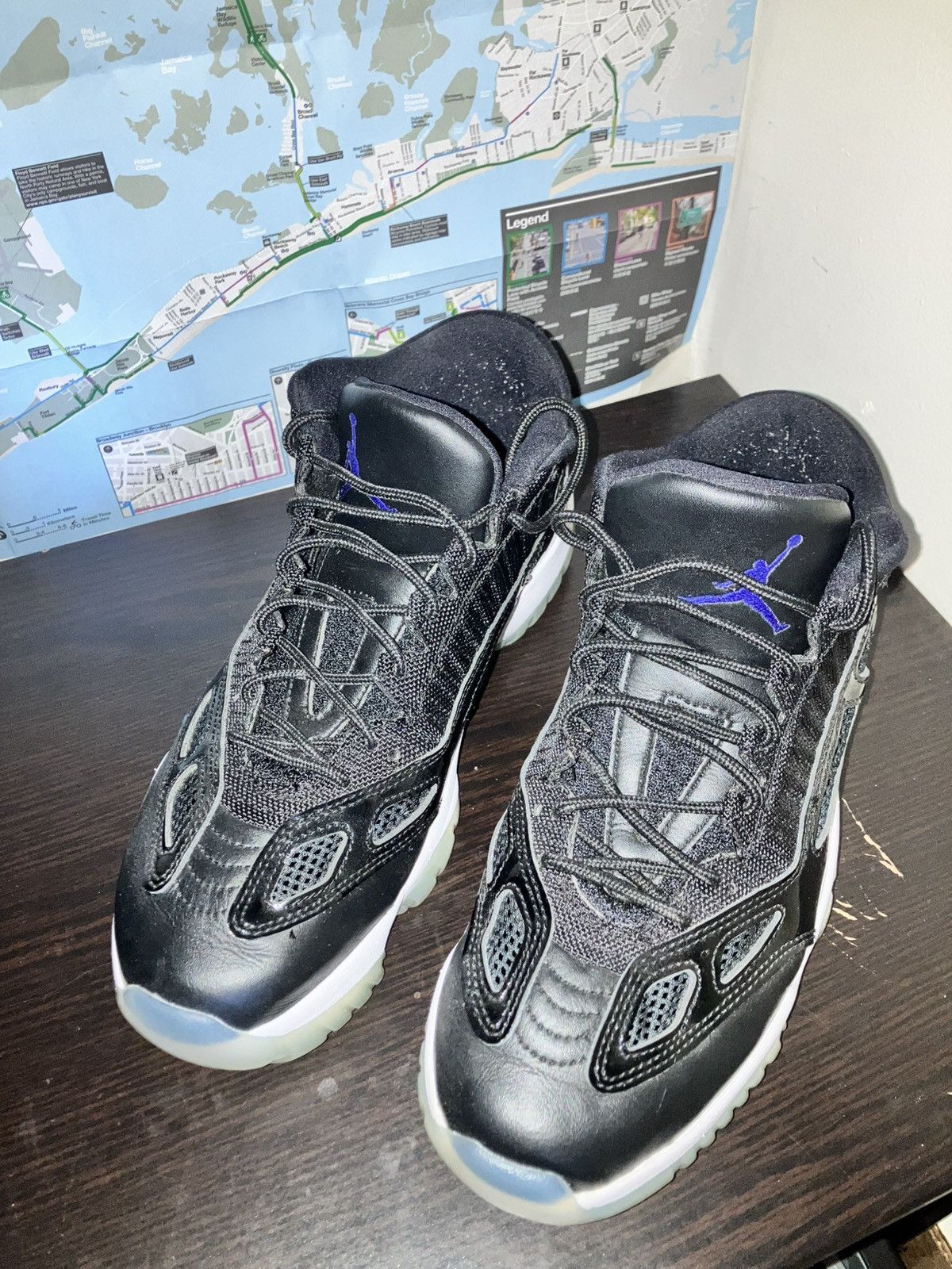 Jordan Brand Jordan 11 Retro Low lE Space Jam Size US 9.5 / EU 42-43 - 2 Thumbnail