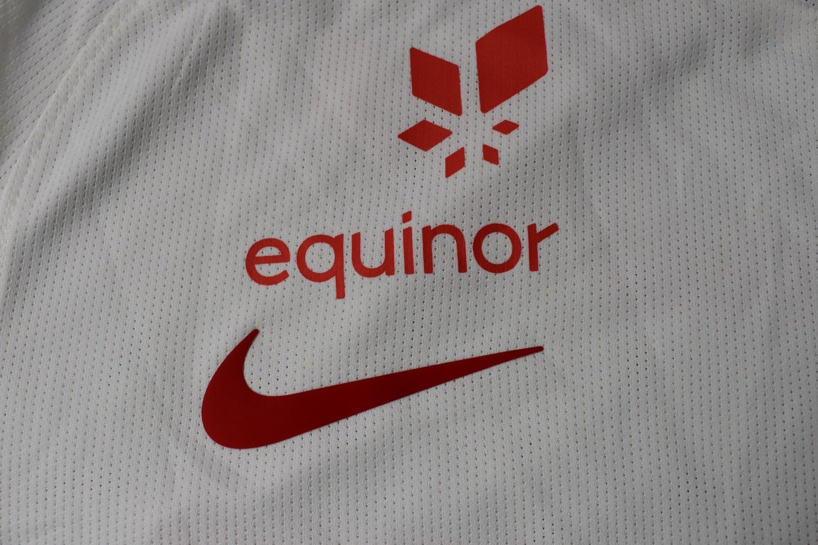 Nike 2018-2020 Nike NORWAY Away Shirt player Issue SIZE L Size US L / EU 52-54 / 3 - 7 Thumbnail
