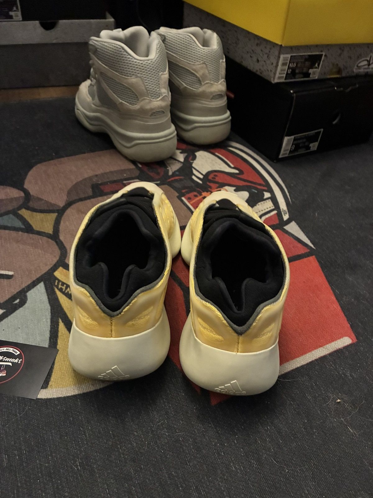 Yeezy Yeezy 700 mono safflower Size US 9 / EU 42 - 5 Thumbnail