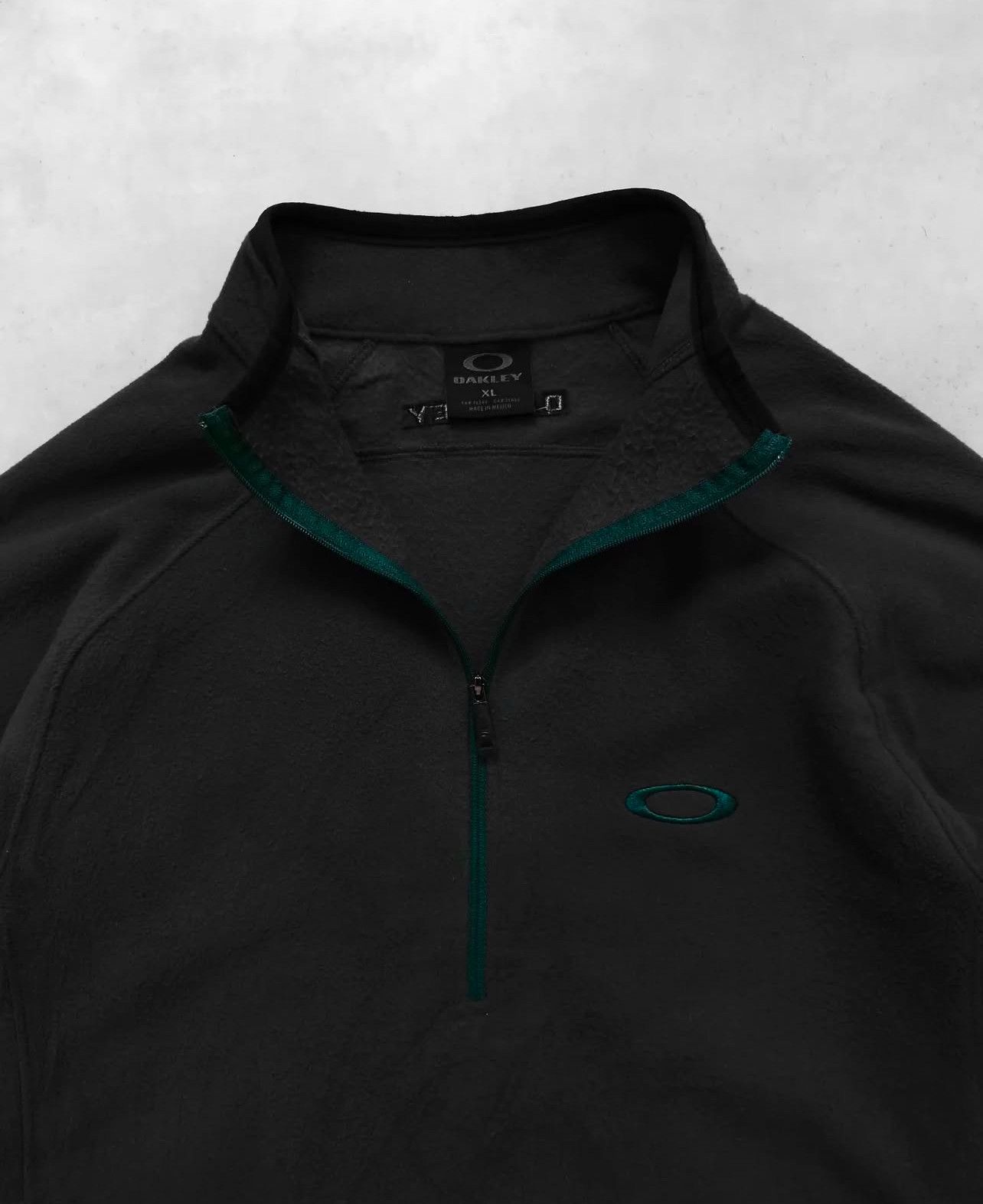 Oakley × Vintage Early 2000s Oakley Quarter Zip Fleece Pullover. Size US XL / EU 56 / 4 - 3 Thumbnail