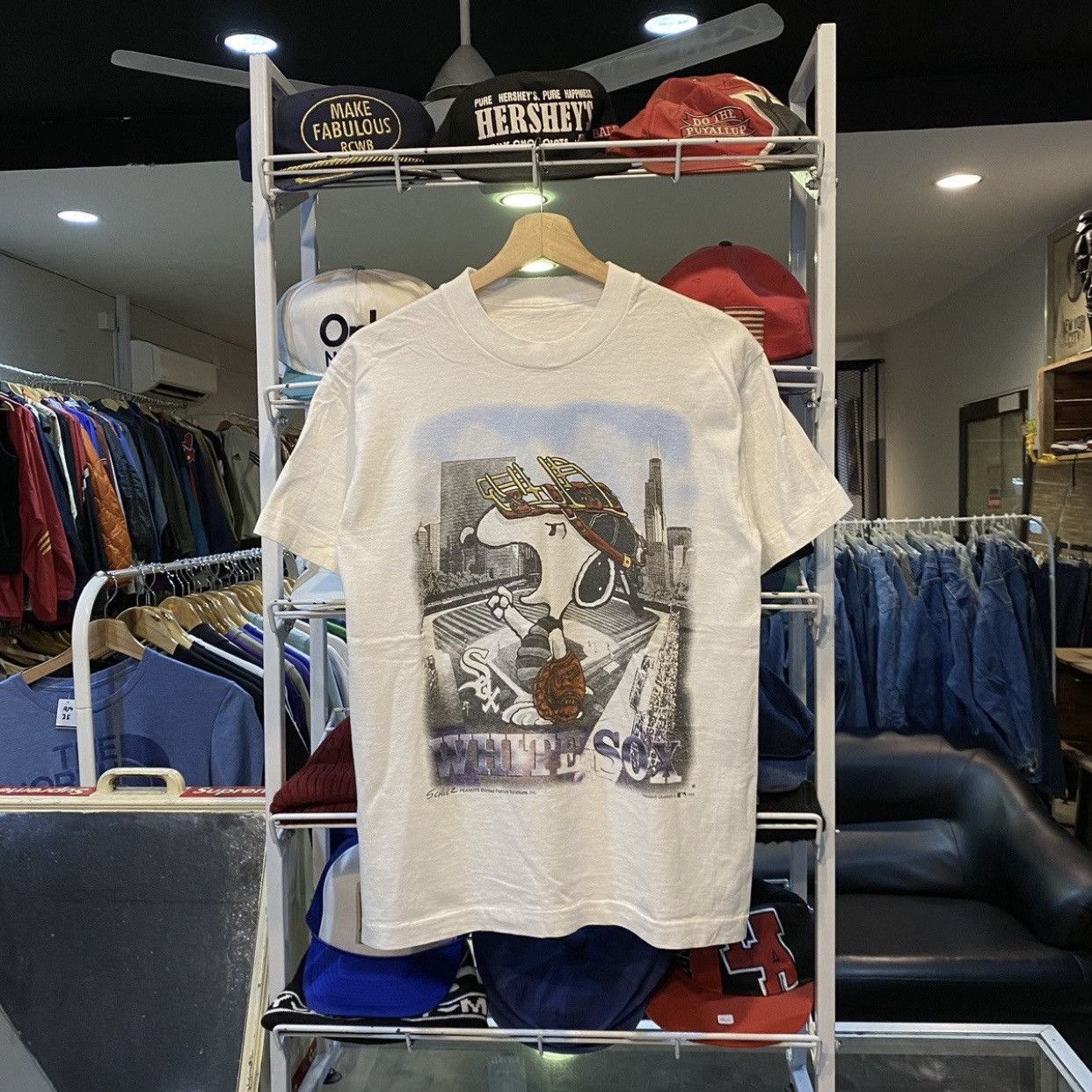NBA Vintage 90s Peanuts x Chicago White Sox Snoopy MLB Big Print Size US M / EU 48-50 / 2 - 1 Thumbnail