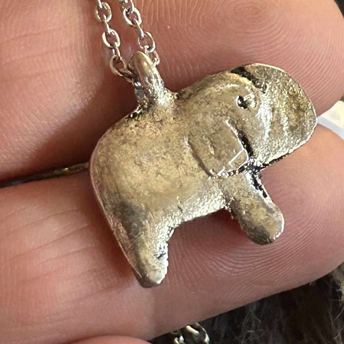 Vintage Vintage lucky elephant pendant on chain necklace Size ONE SIZE - 5 Thumbnail