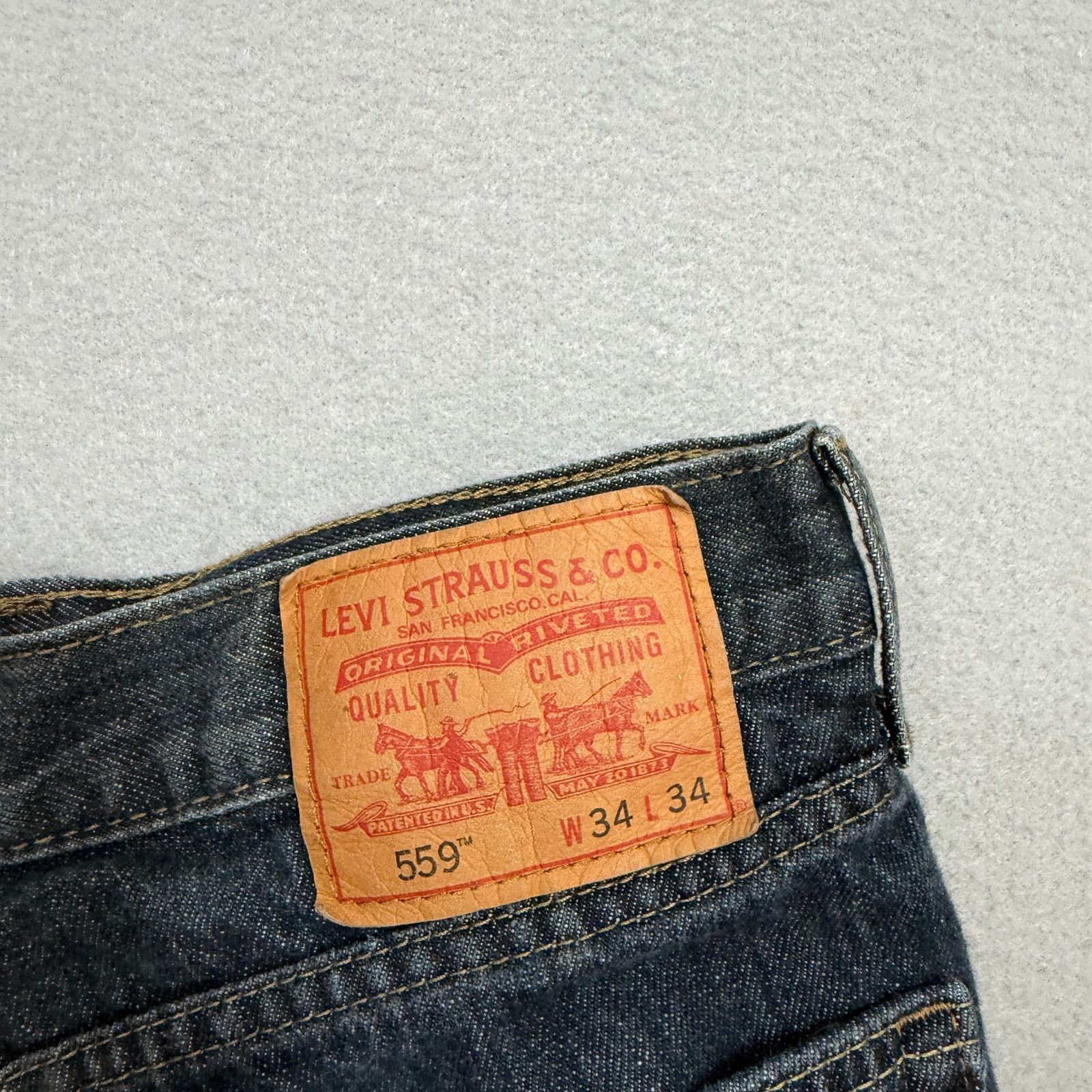 Levi's Vintage Levis 559 Jeans Men's 34x34 Relaxed Straight Loose Size US 34 / EU 50 - 5 Thumbnail